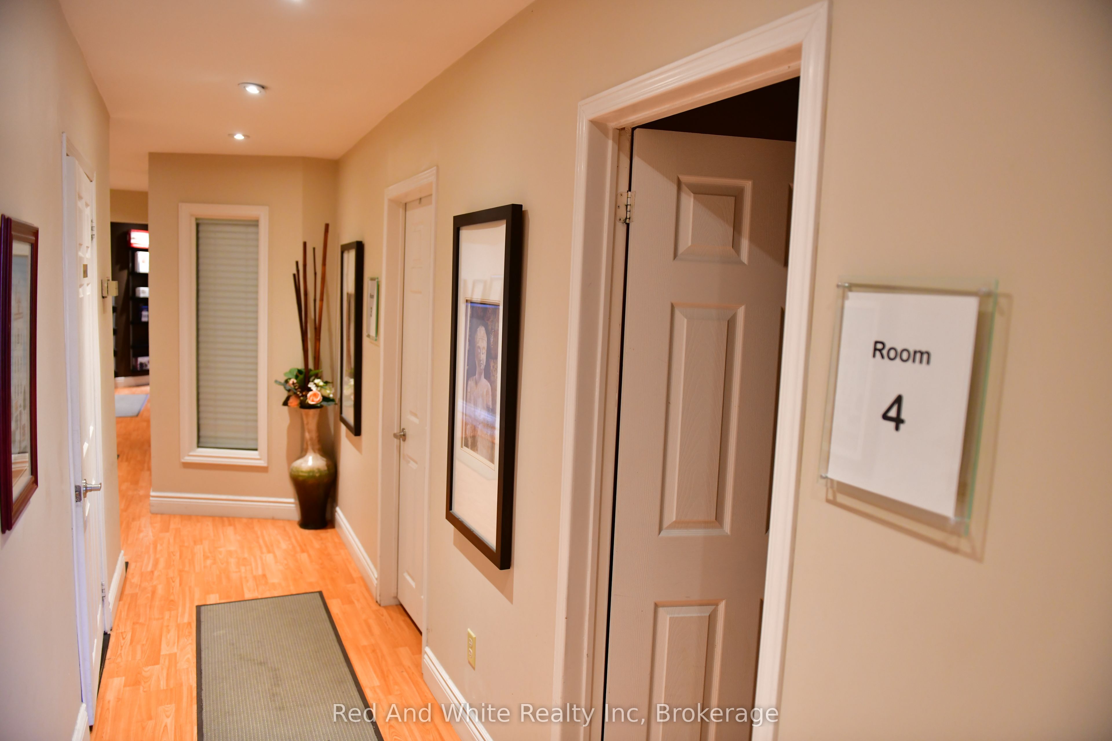 265 Queen Street S Property Photo 6