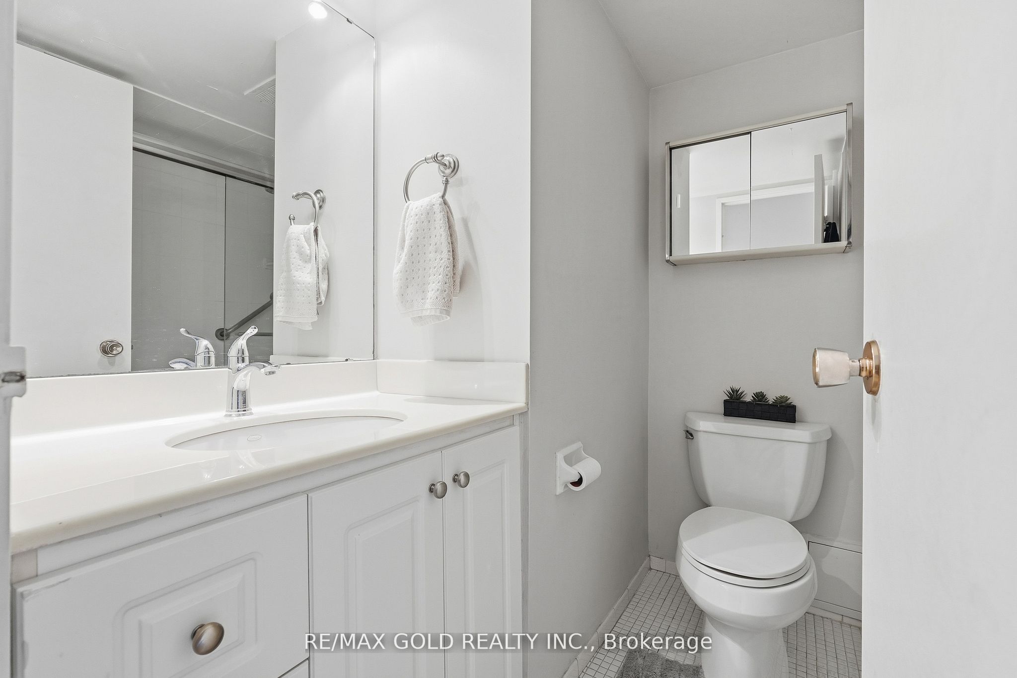 335 Mill Road 401 Property Photo 18