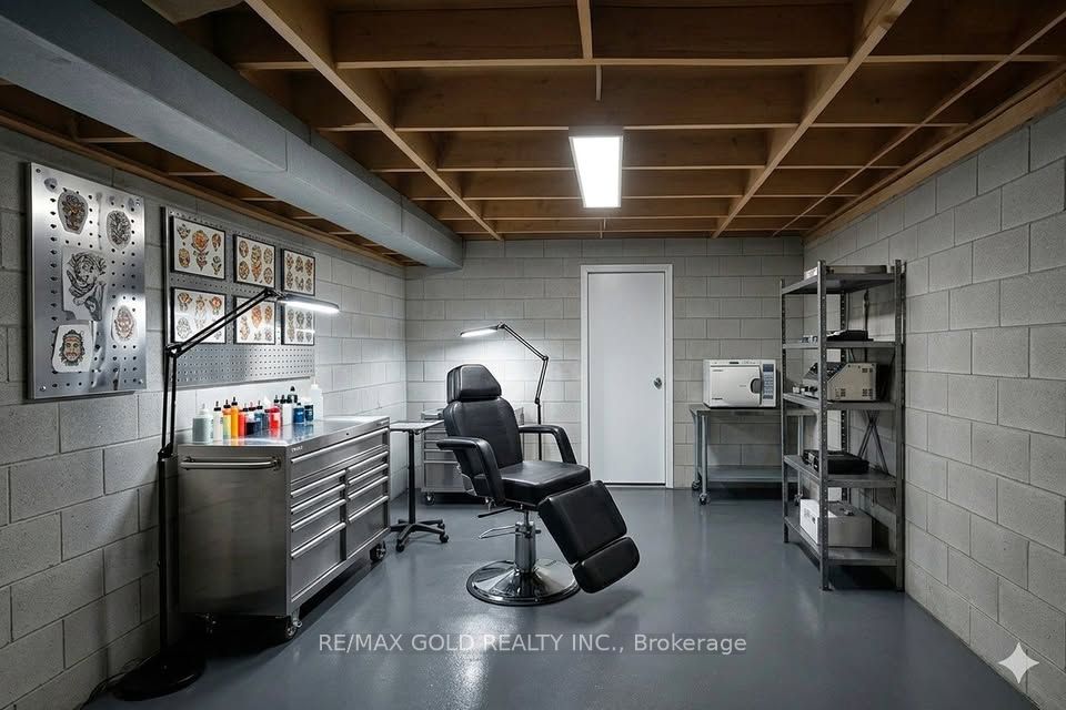 136 Guelph Street 2 Property Photo 6