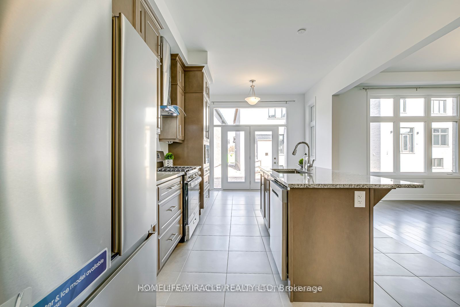 3133 Moss Gardens Property Photo 8
