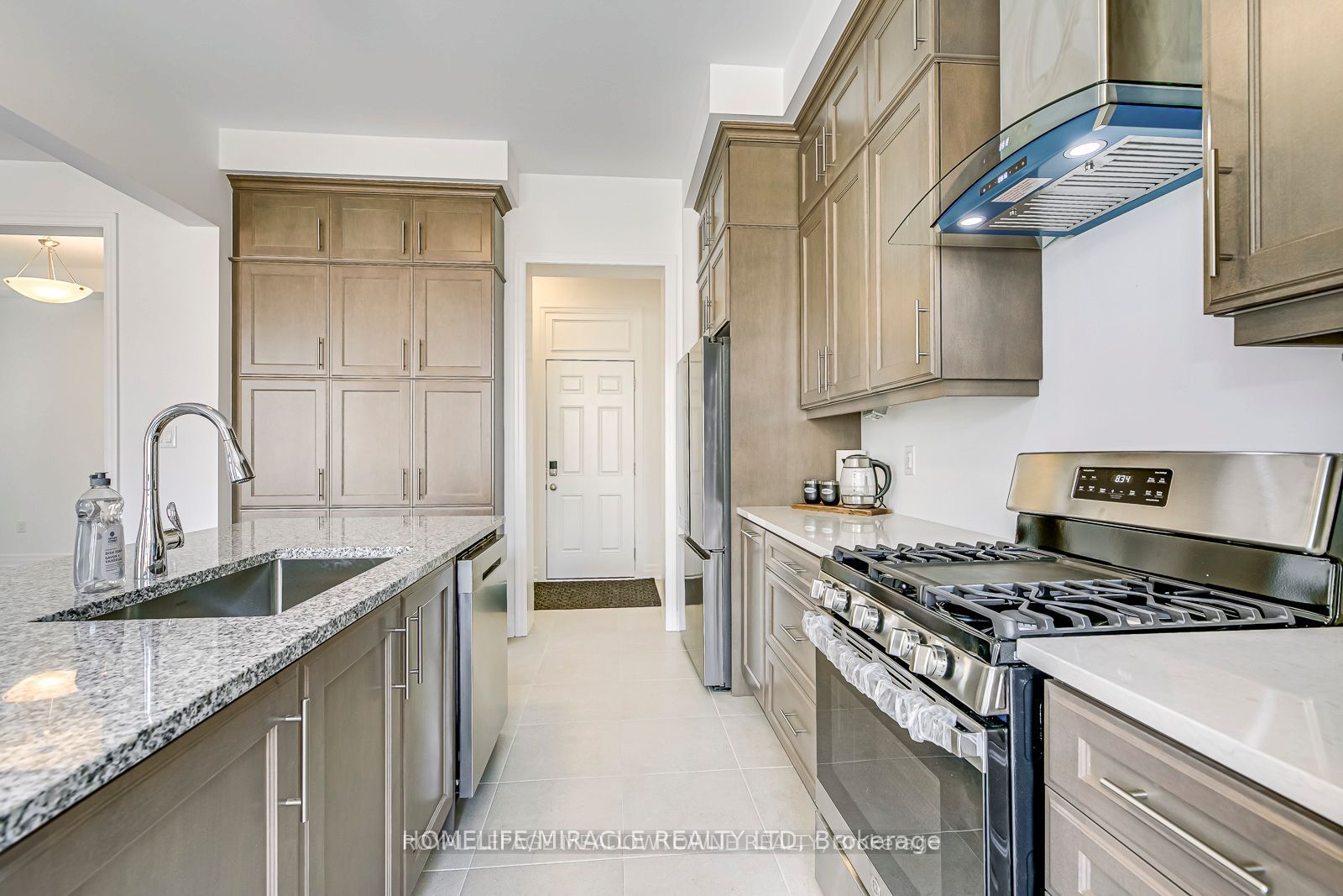 3133 Moss Gardens Property Photo 9