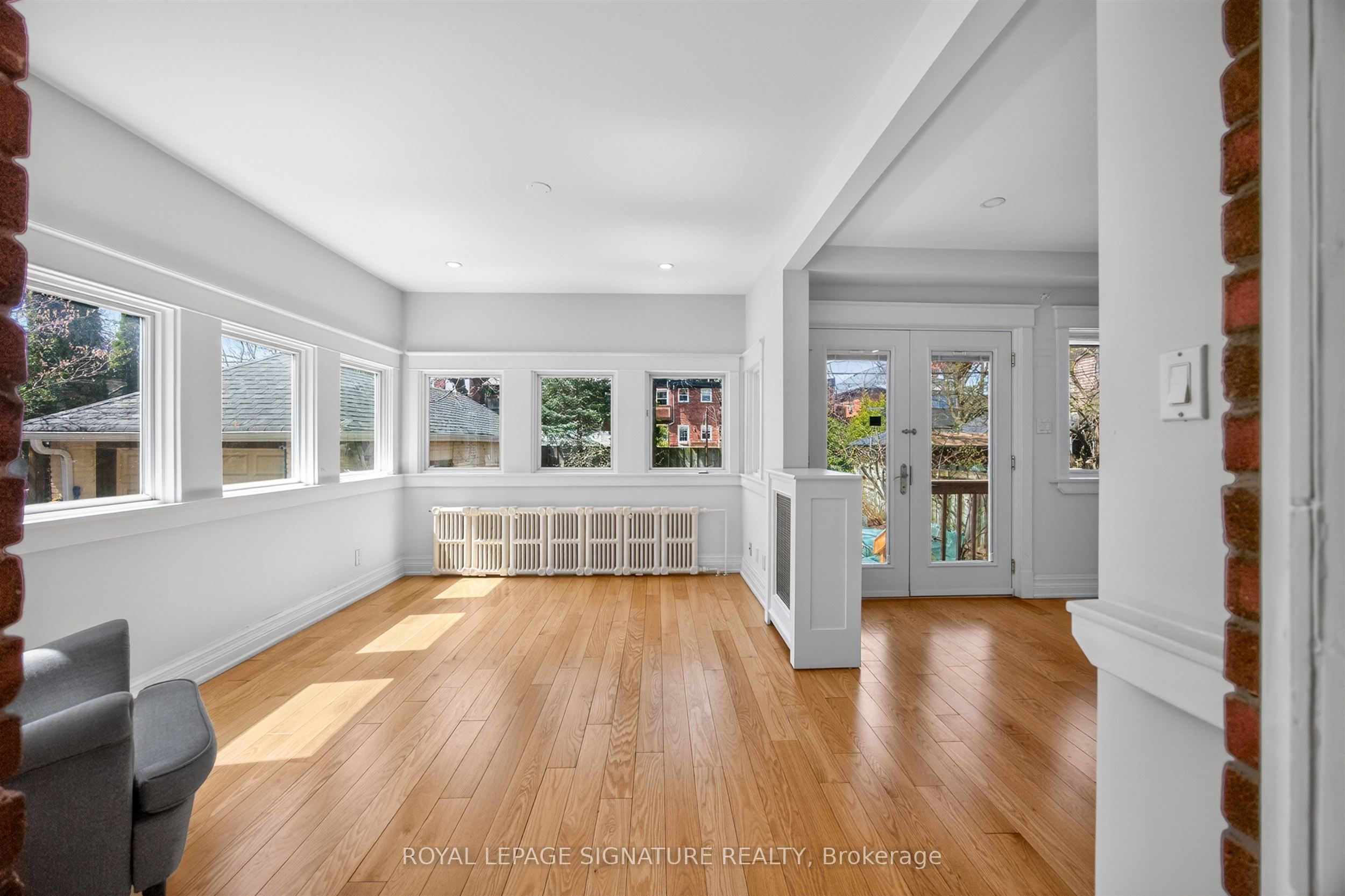 426 Armadale Avenue Property Photo 11