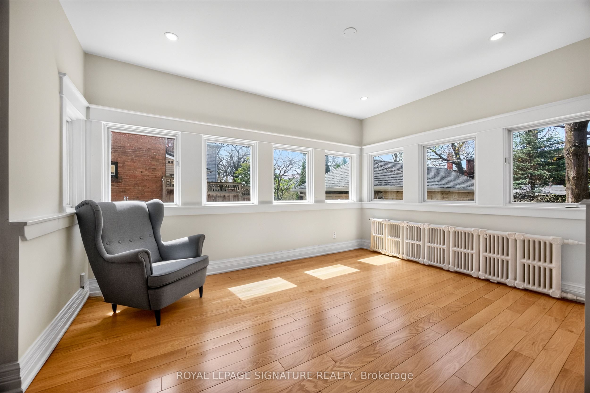 426 Armadale Avenue Property Photo 14