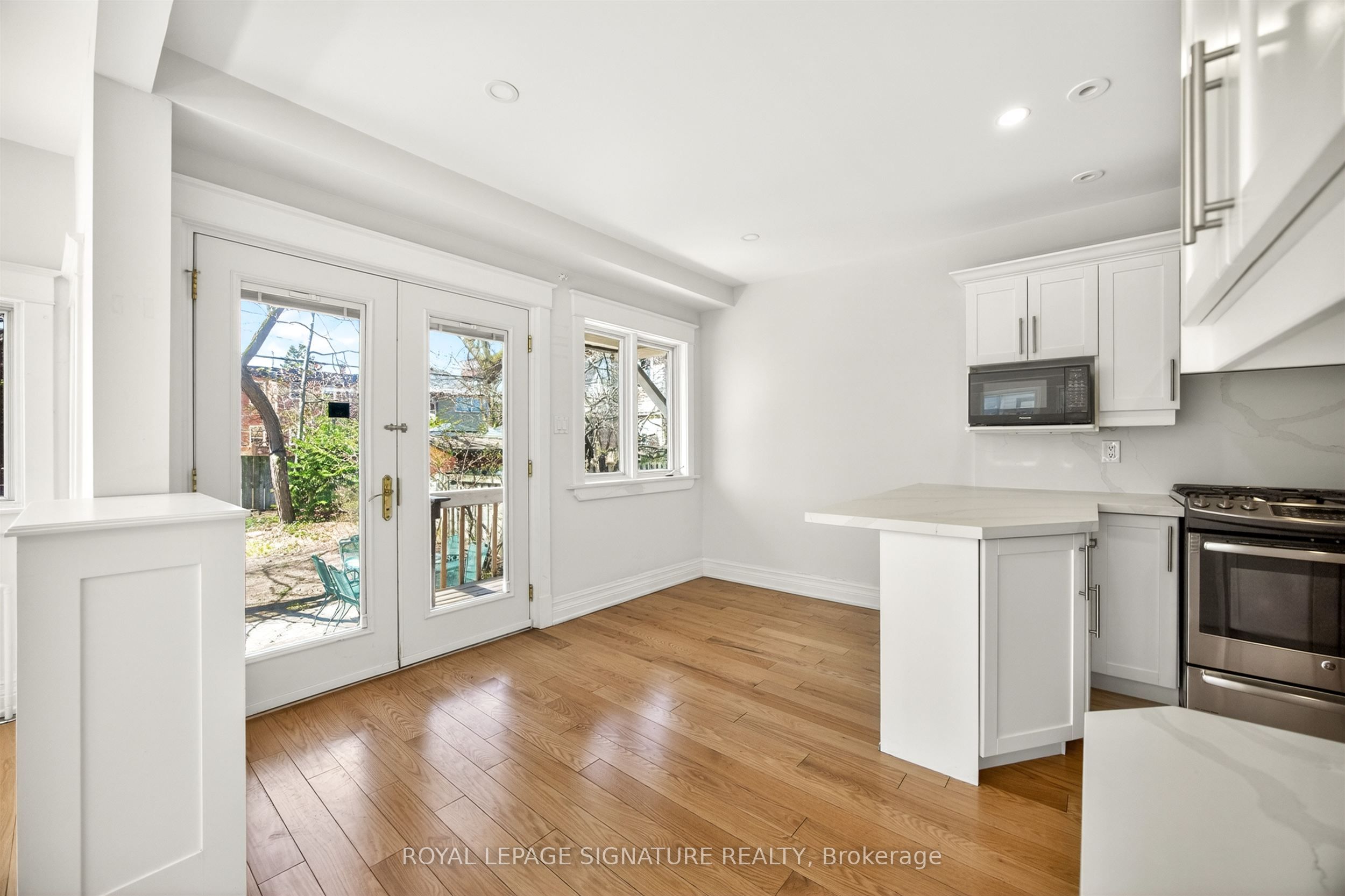 426 Armadale Avenue Property Photo 16