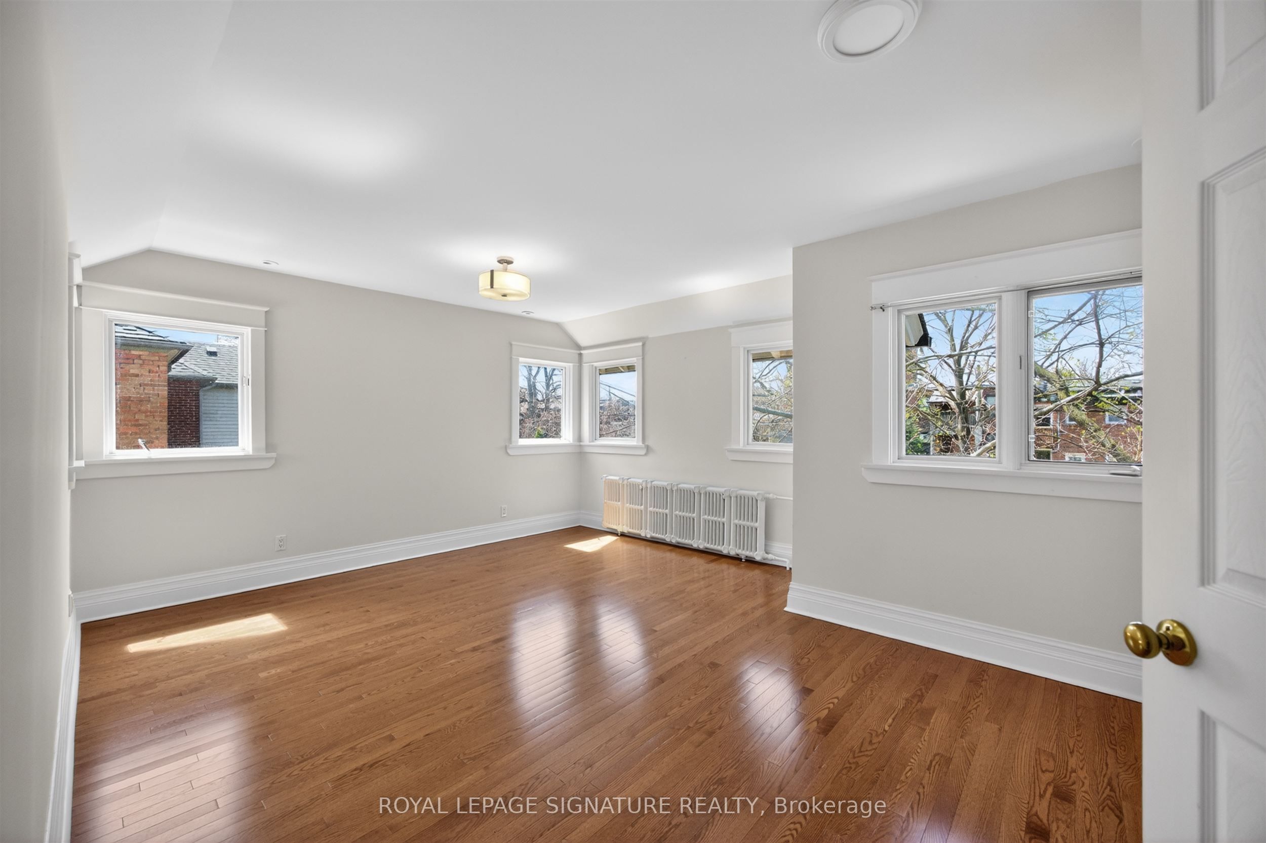426 Armadale Avenue Property Photo 23
