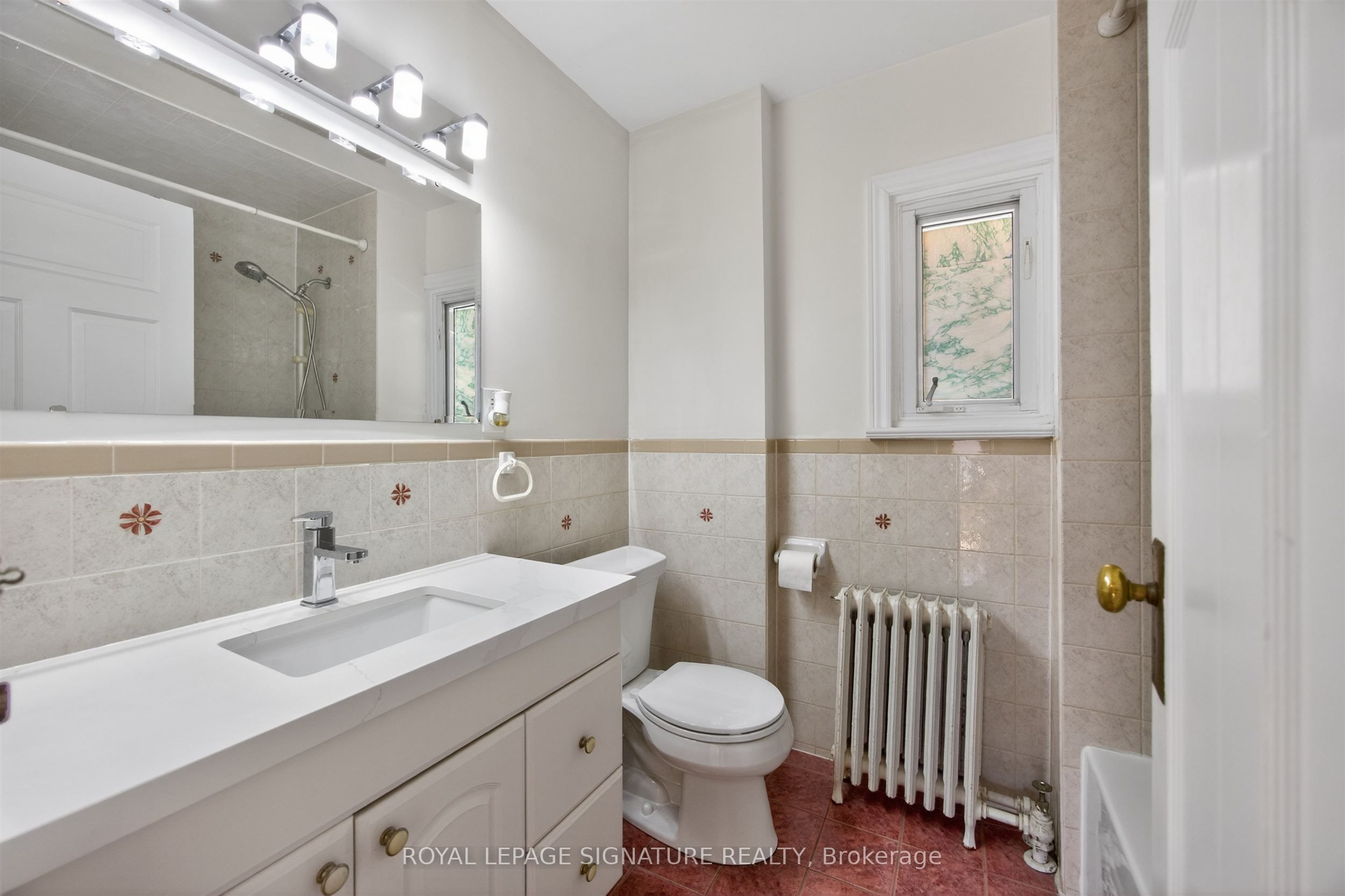 426 Armadale Avenue Property Photo 38