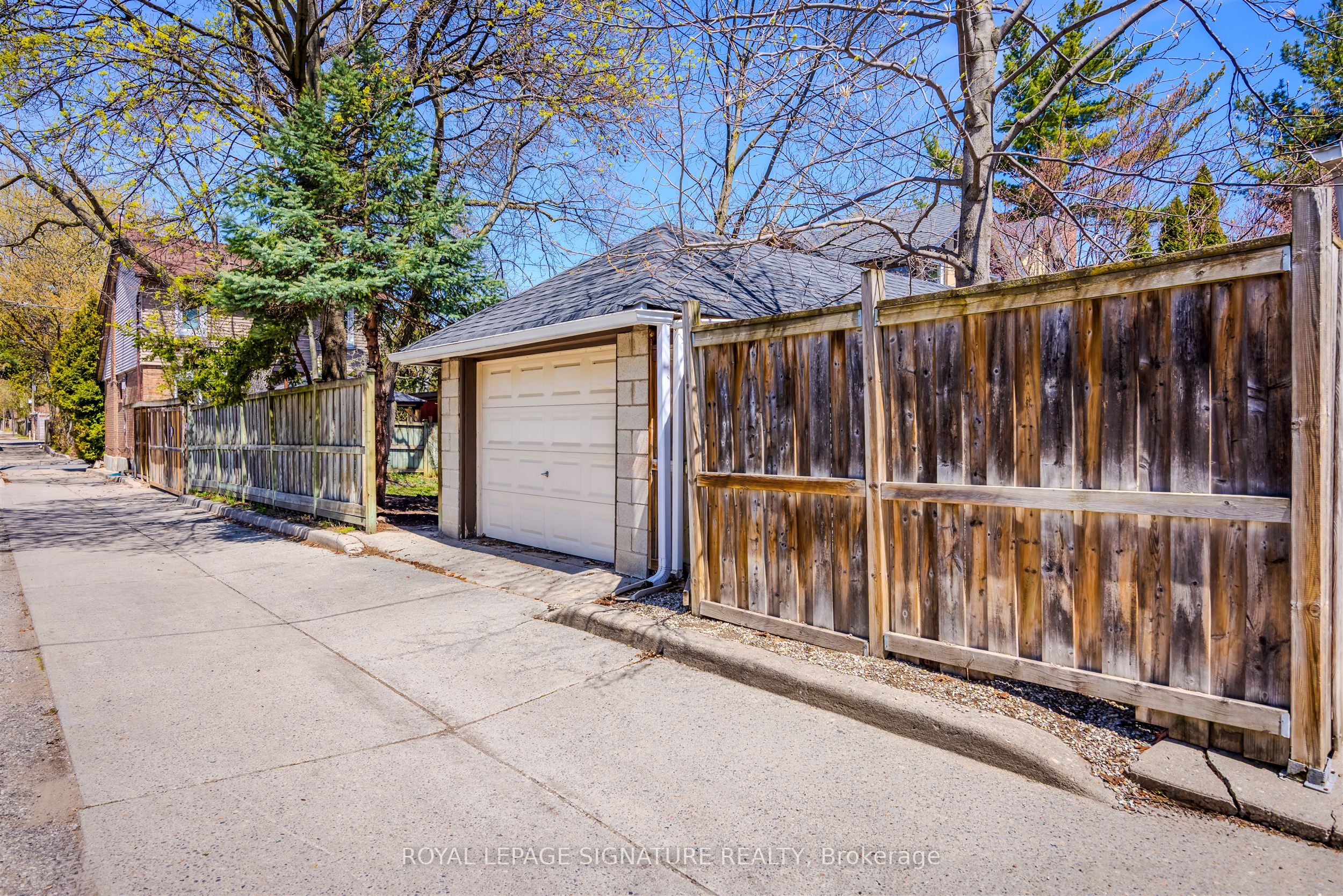426 Armadale Avenue Property Photo 50