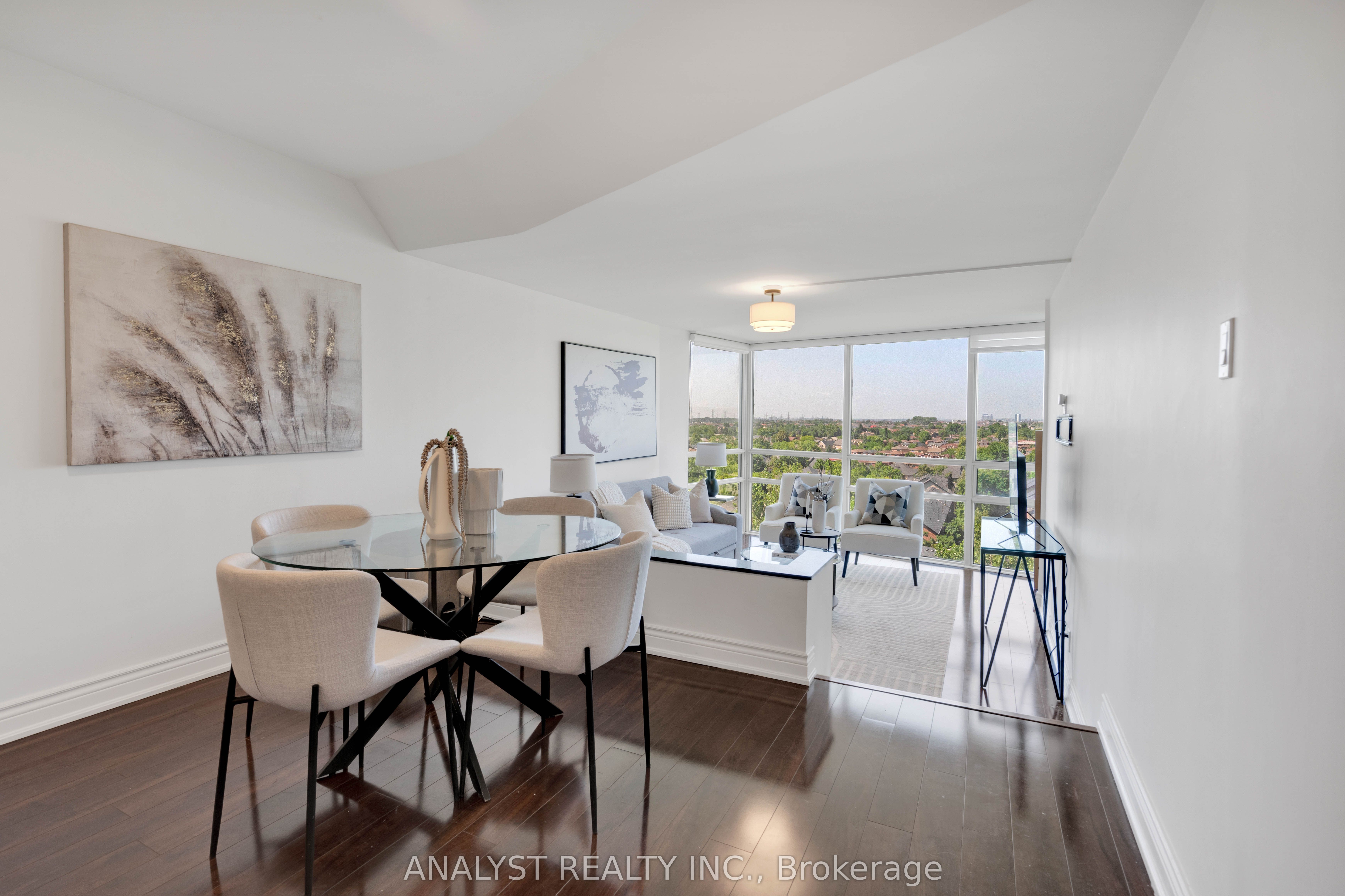 50 Eglinton Avenue W 909 Property Photo 7