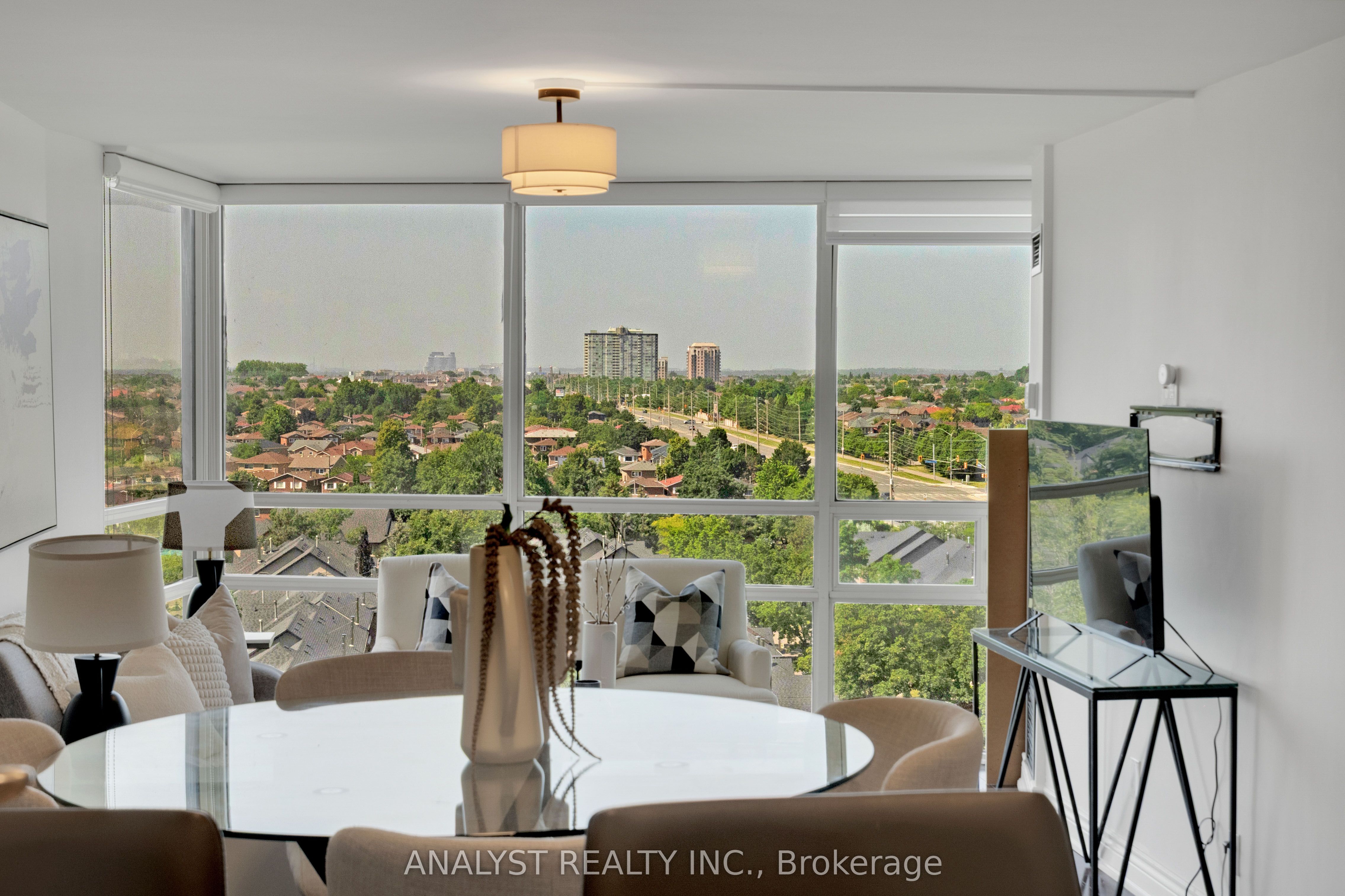 50 Eglinton Avenue W 909 Property Photo 14