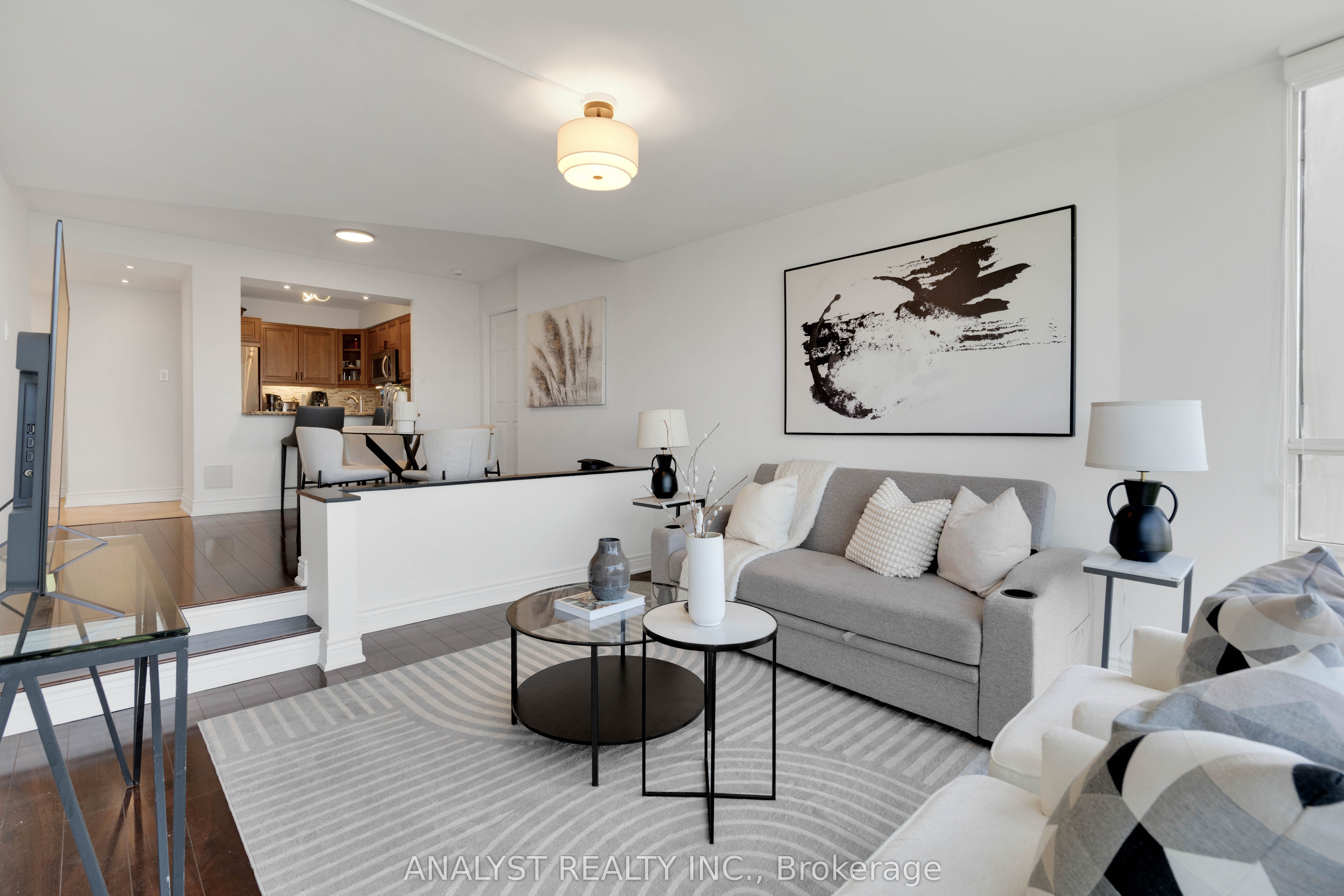 50 Eglinton Avenue W 909 Property Photo 16