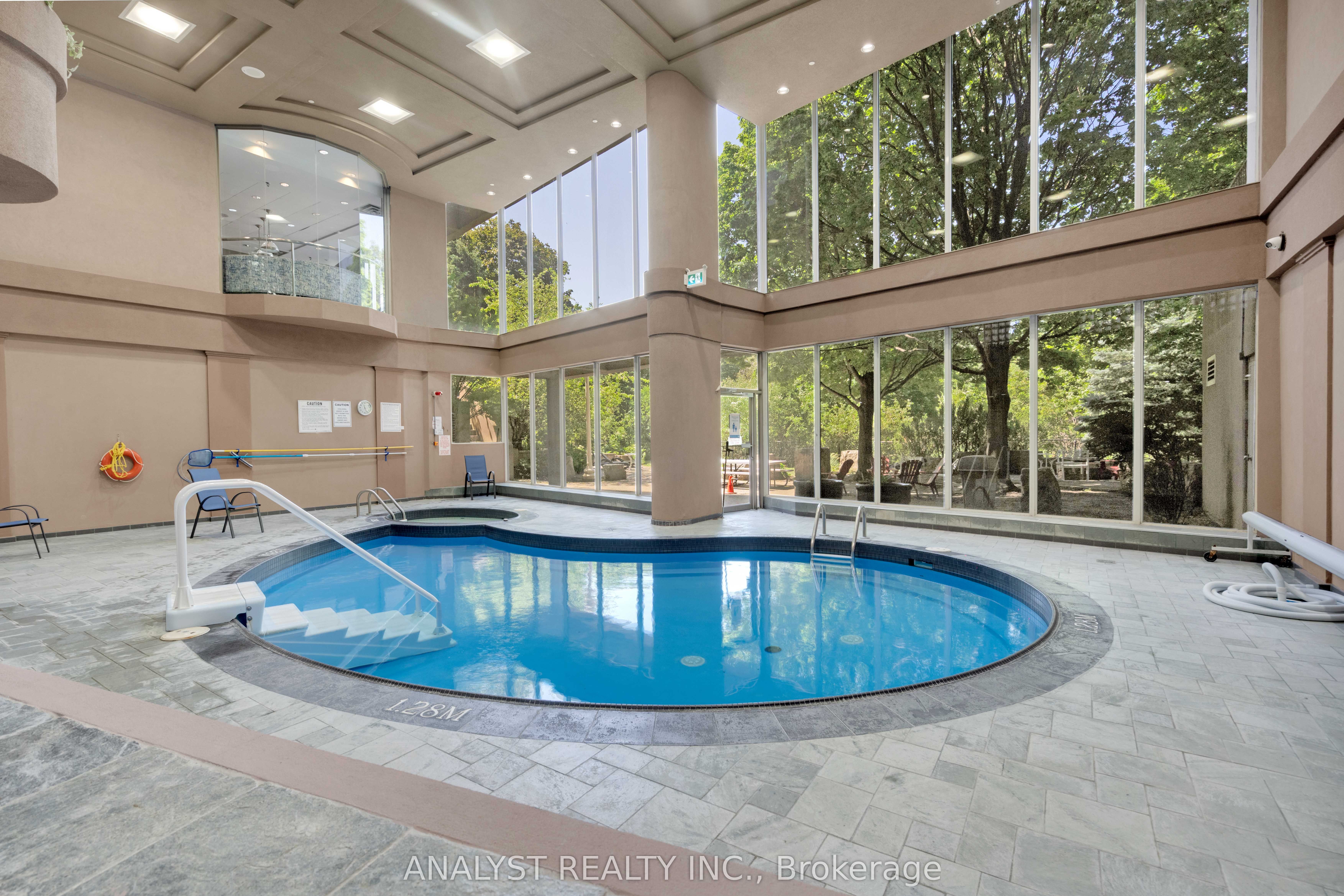 50 Eglinton Avenue W 909 Property Photo 27