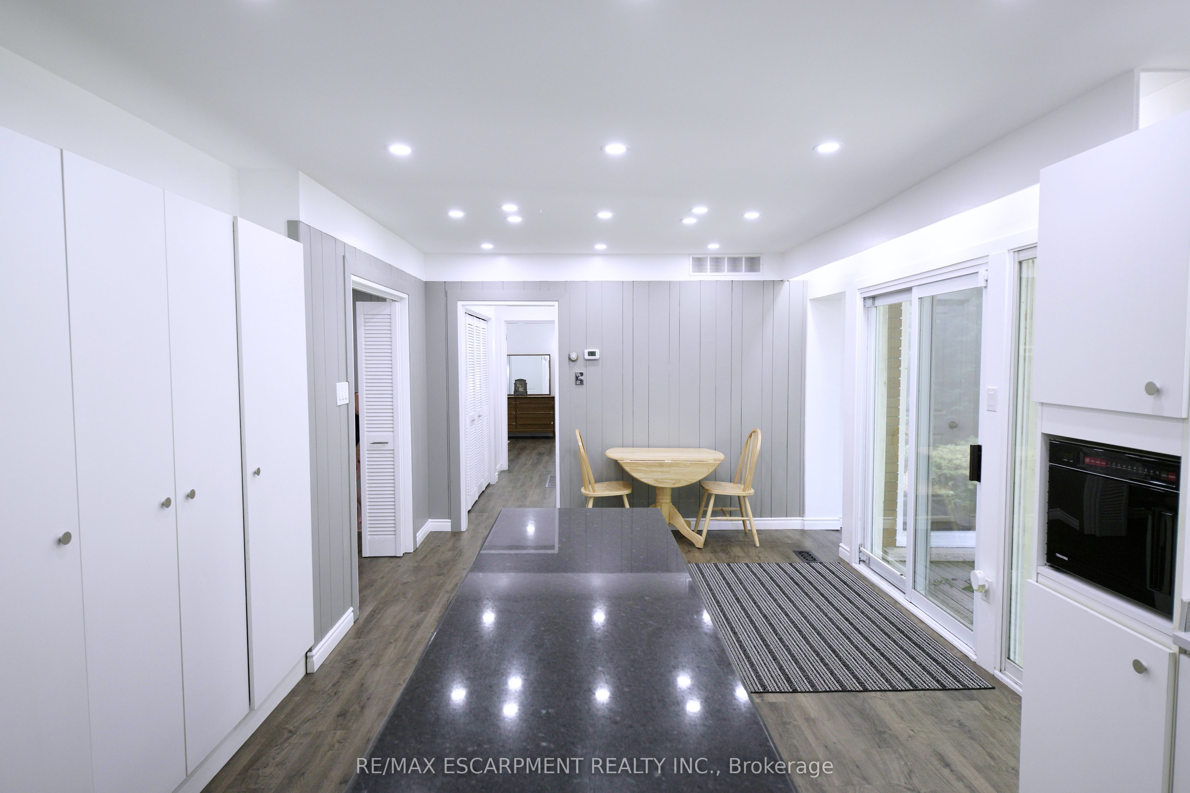 560 Crane Court Property Photo 10