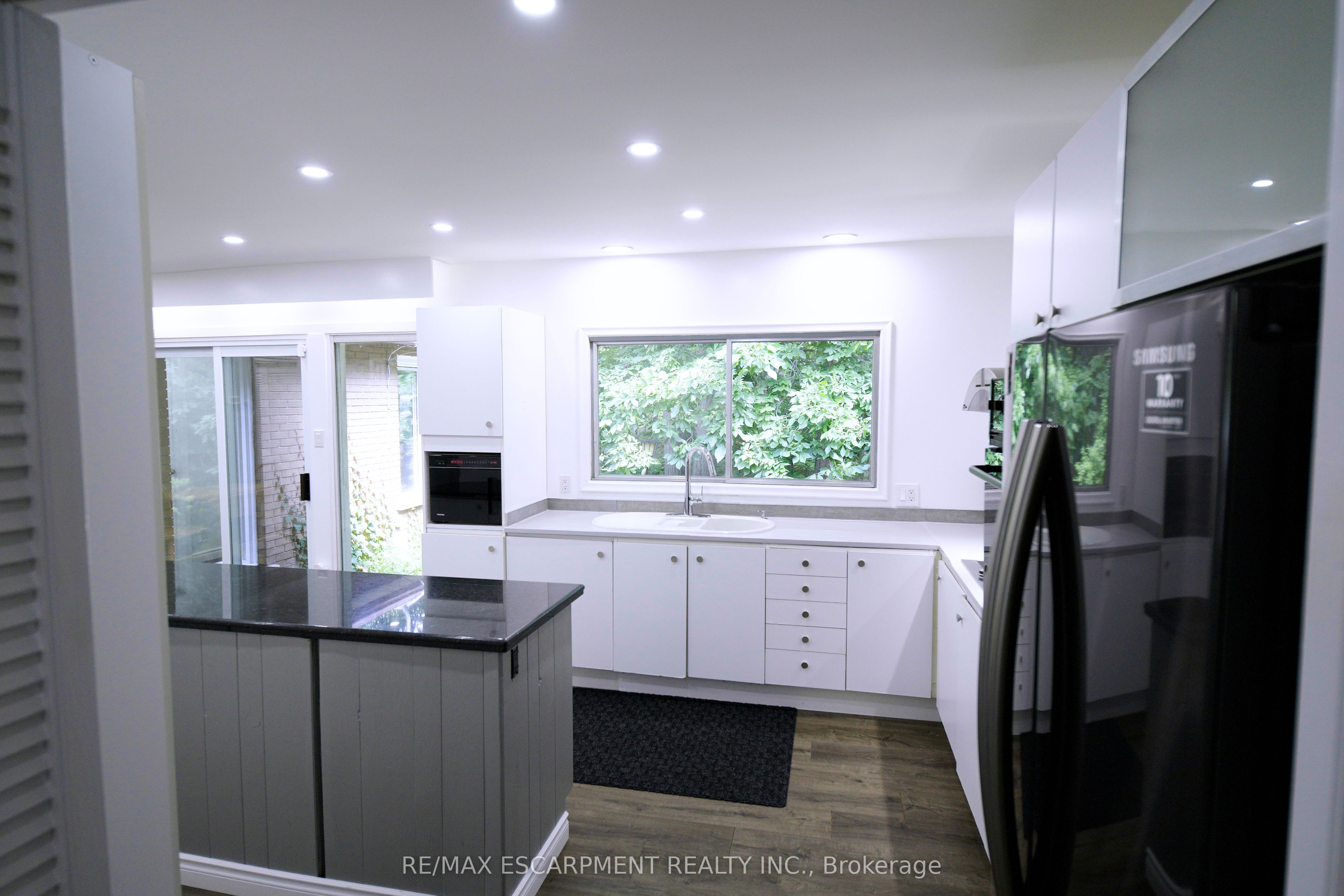 560 Crane Court Property Photo 11