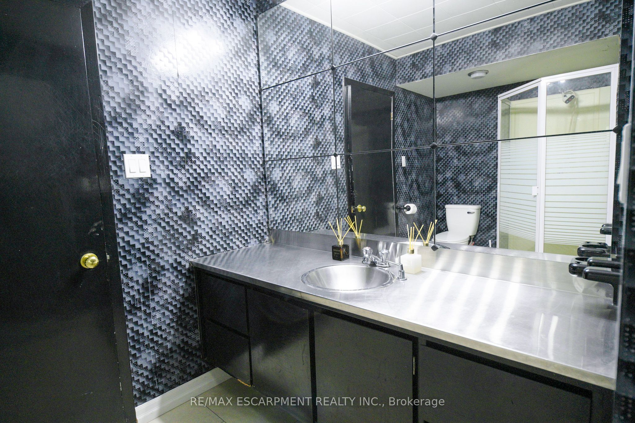 560 Crane Court Property Photo 34