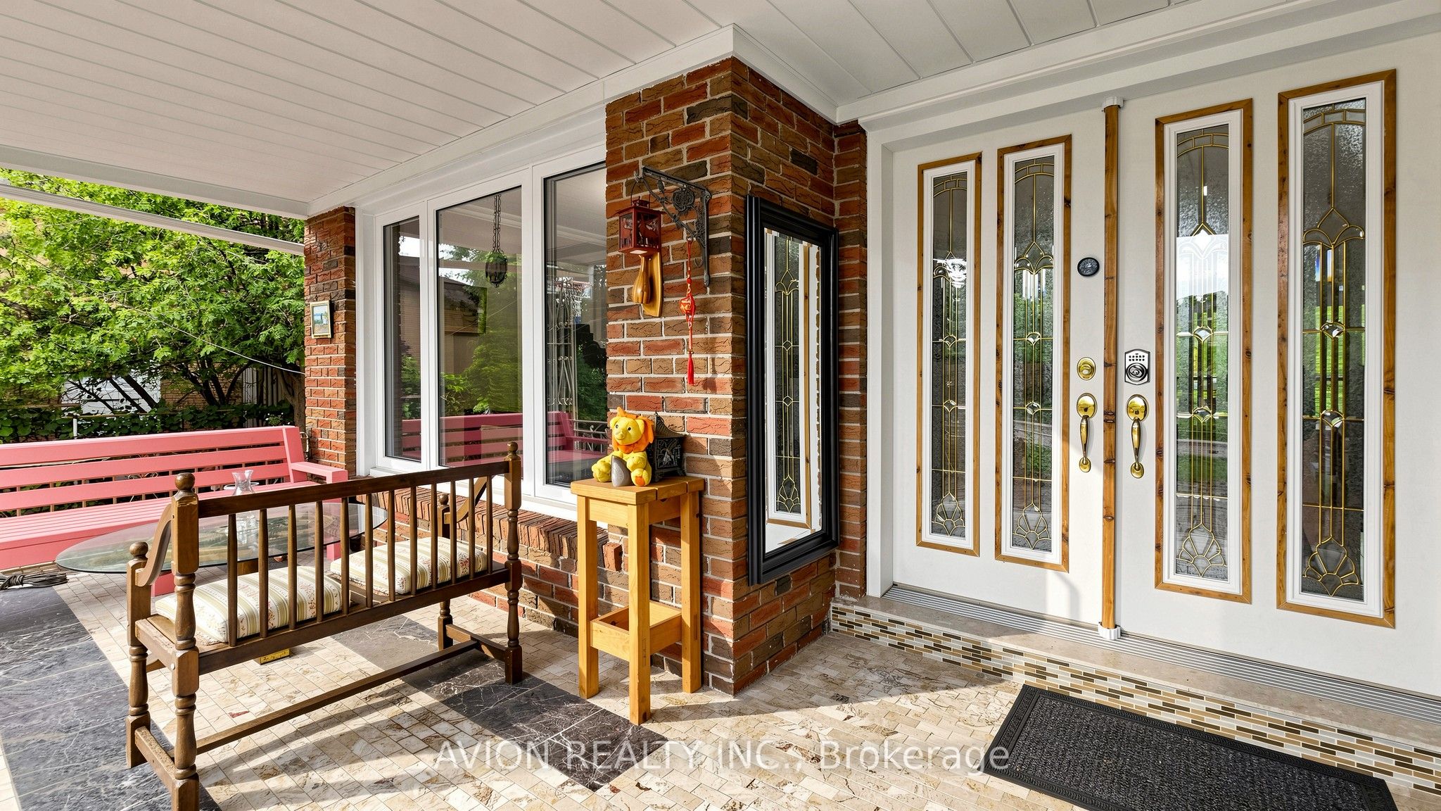 1423 Malibou Terrace Property Photo 3