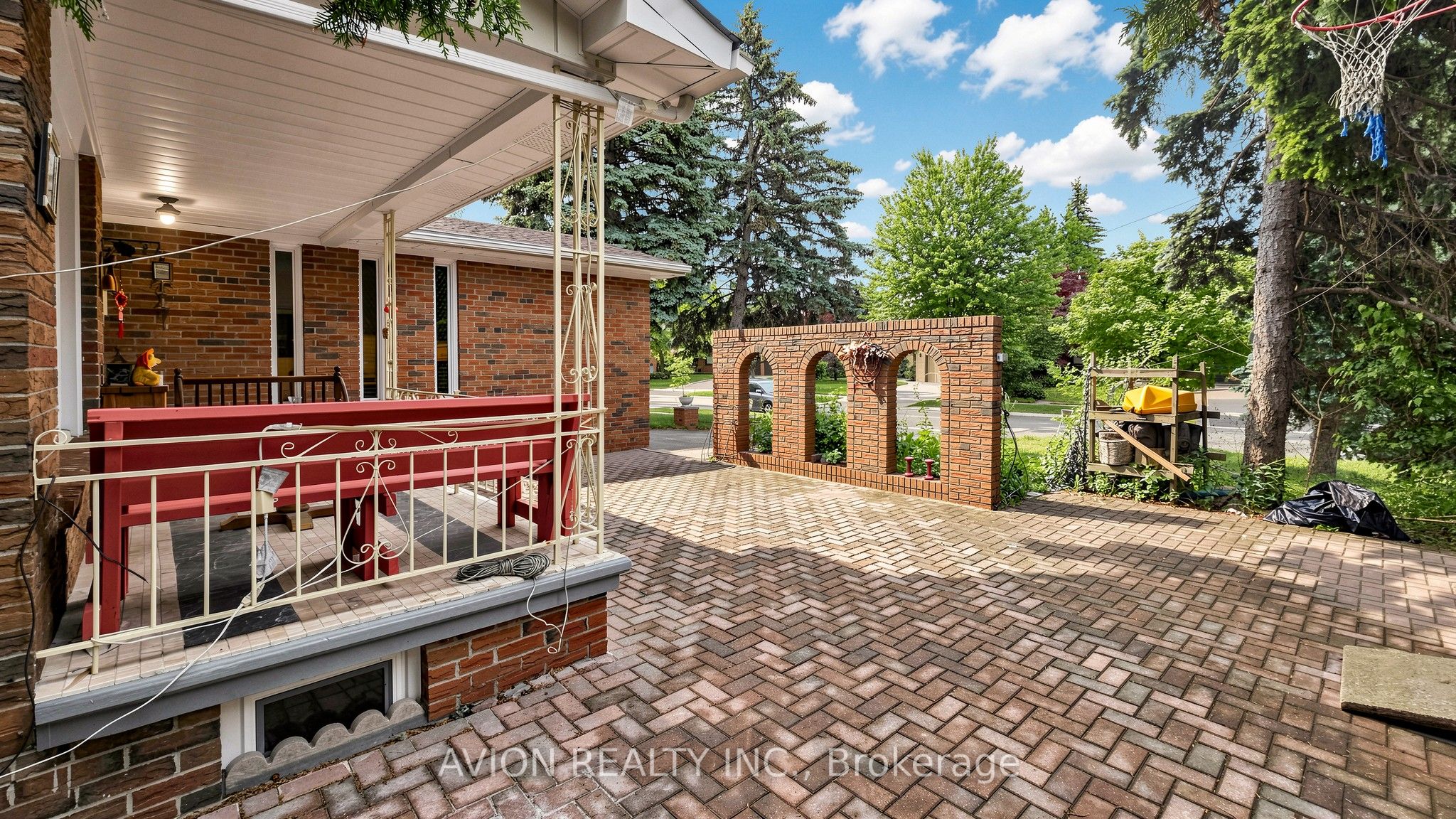 1423 Malibou Terrace Property Photo 4