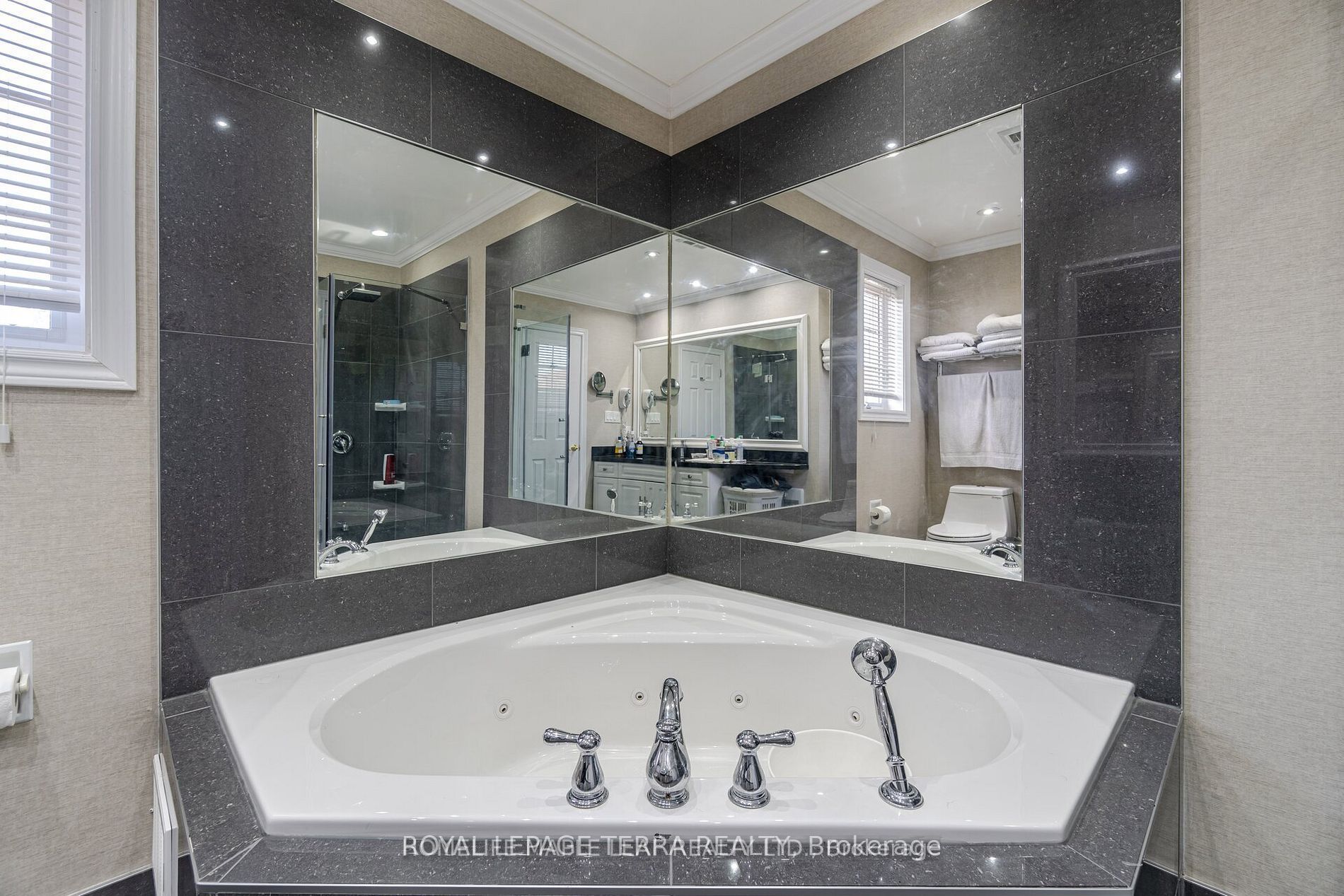 14 Sheringham Street Property Photo 19