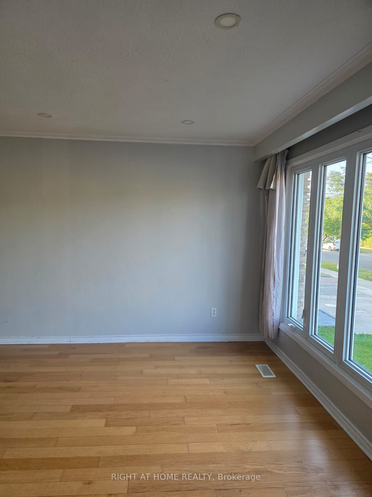 34 Goldsboro Road Main Floor Property Photo 15