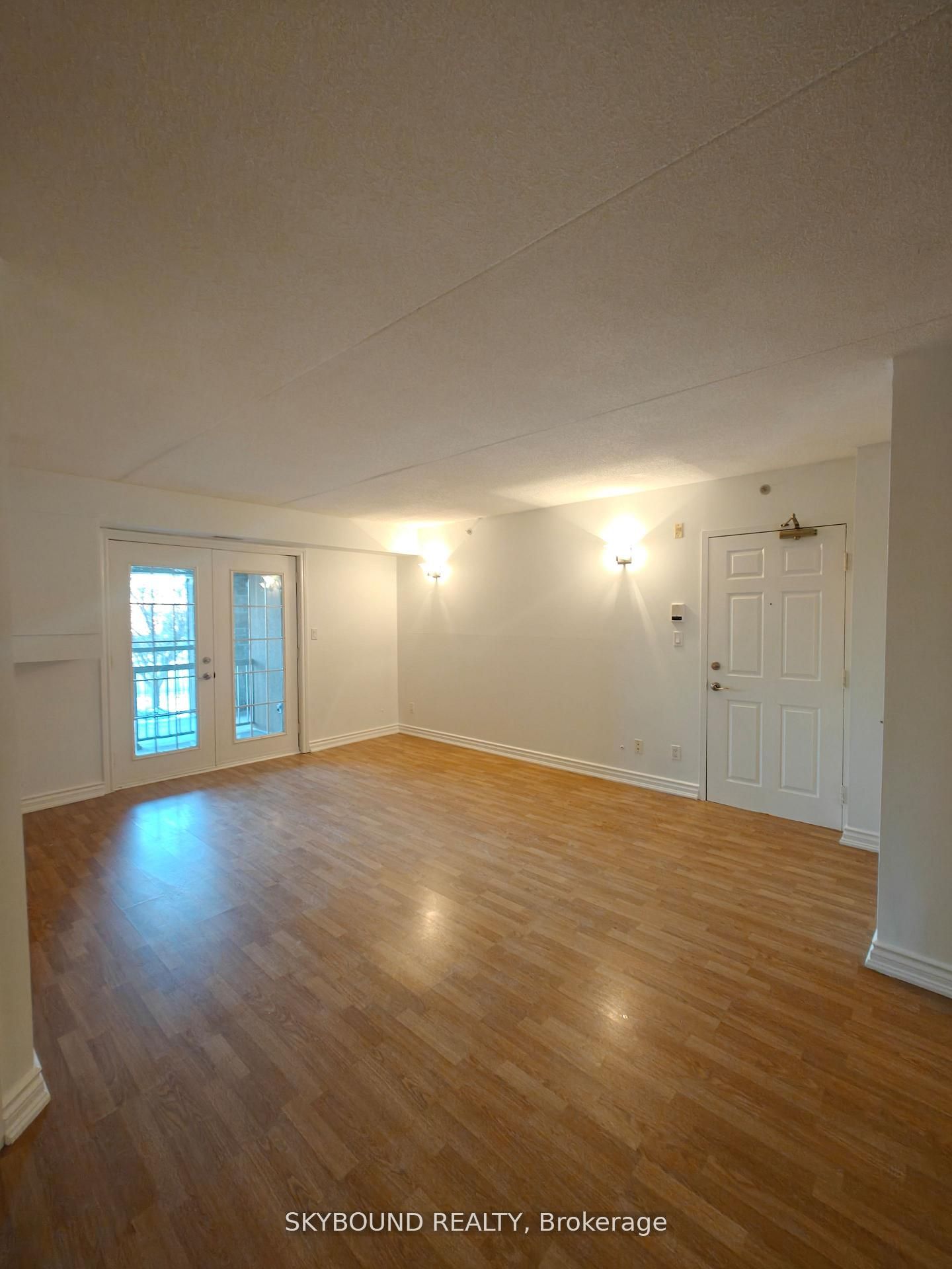 1800 Walkers Line 206 Property Photo 7