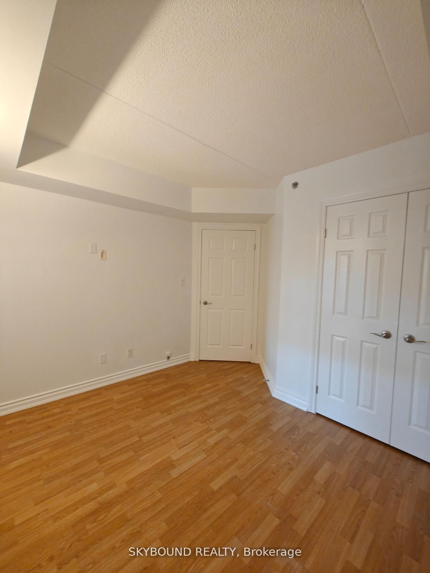1800 Walkers Line 206 Property Photo 10