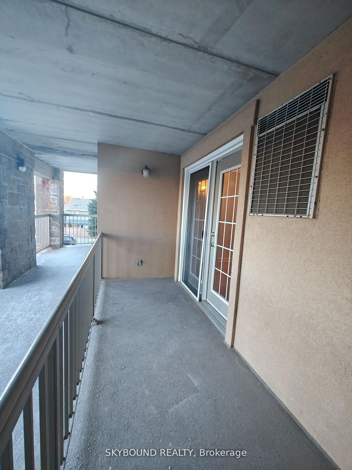 1800 Walkers Line 206 Property Photo 11