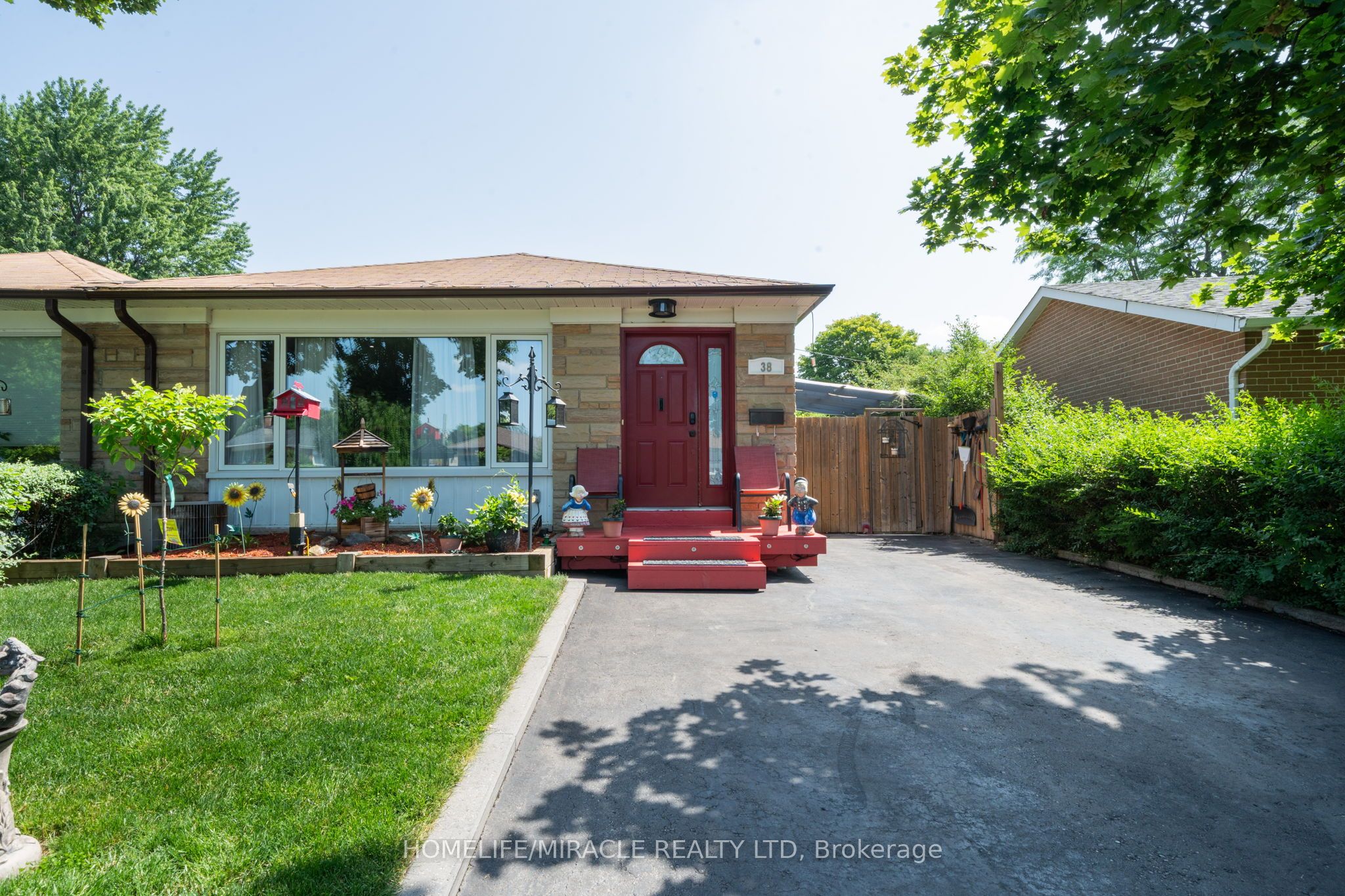38 Ascot Avenue Property Photo 1
