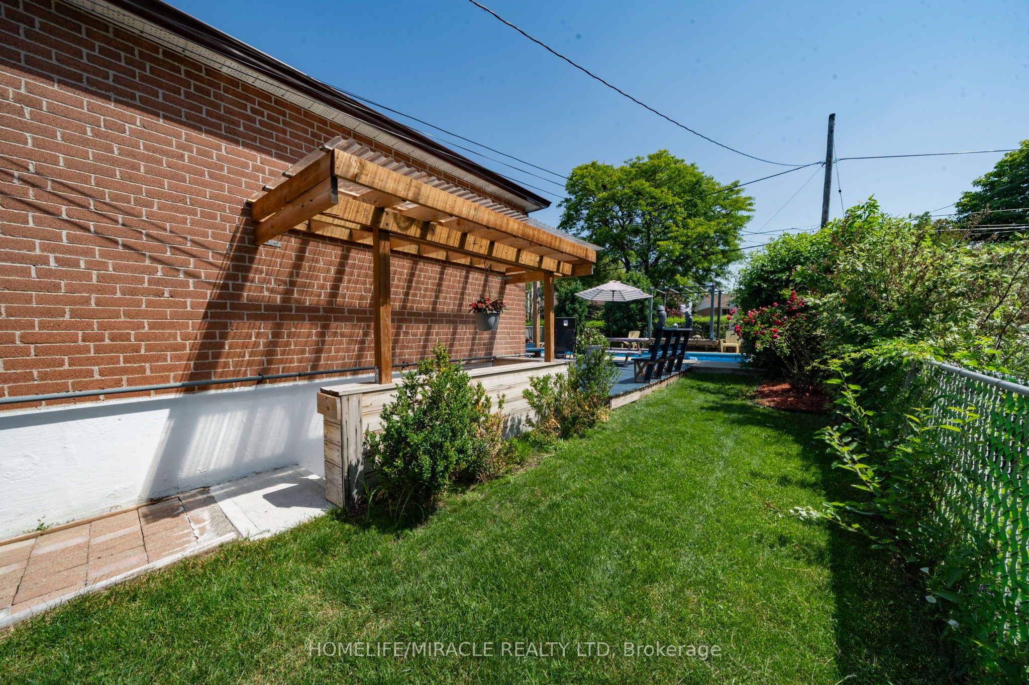 38 Ascot Avenue Property Photo 44