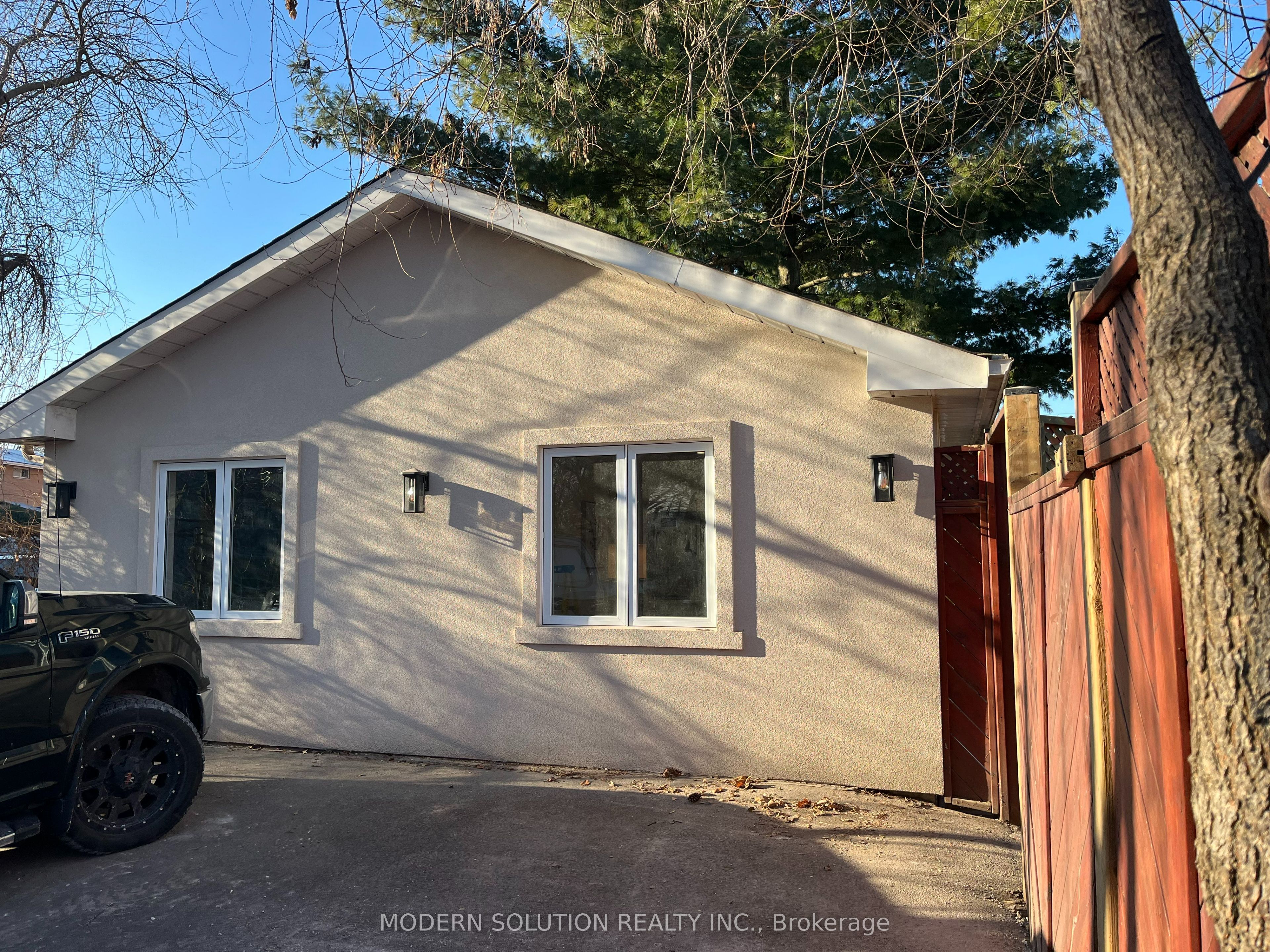 23 Tilden Crescent Property Photo 2