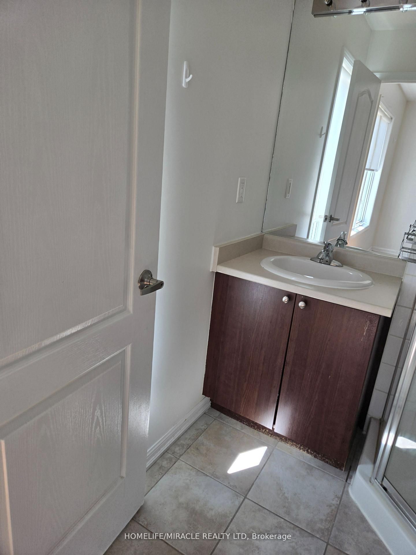 3120 Boxford Crescent 5 Property Photo 20