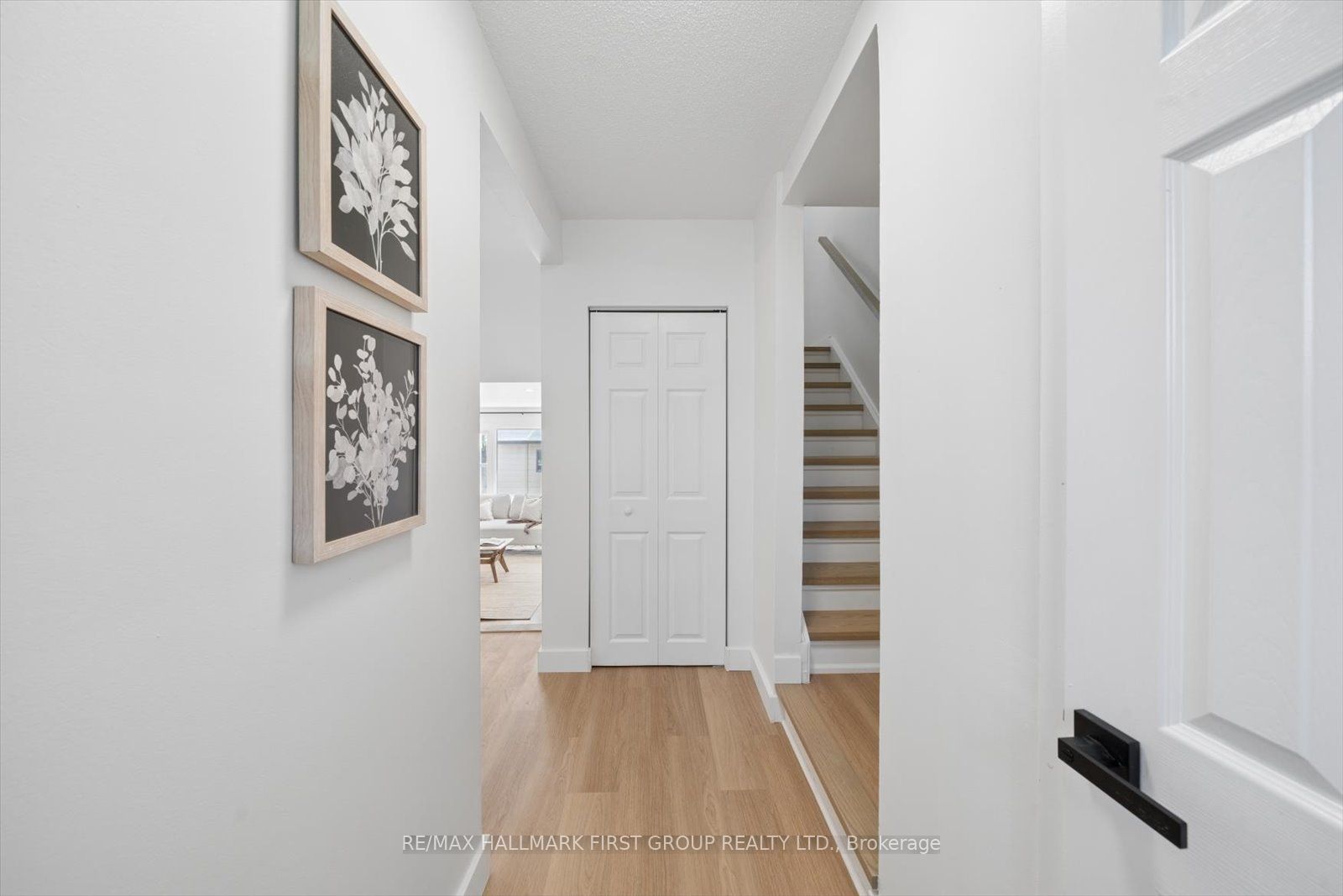 30 Venetian Crescent 128 Property Photo 2