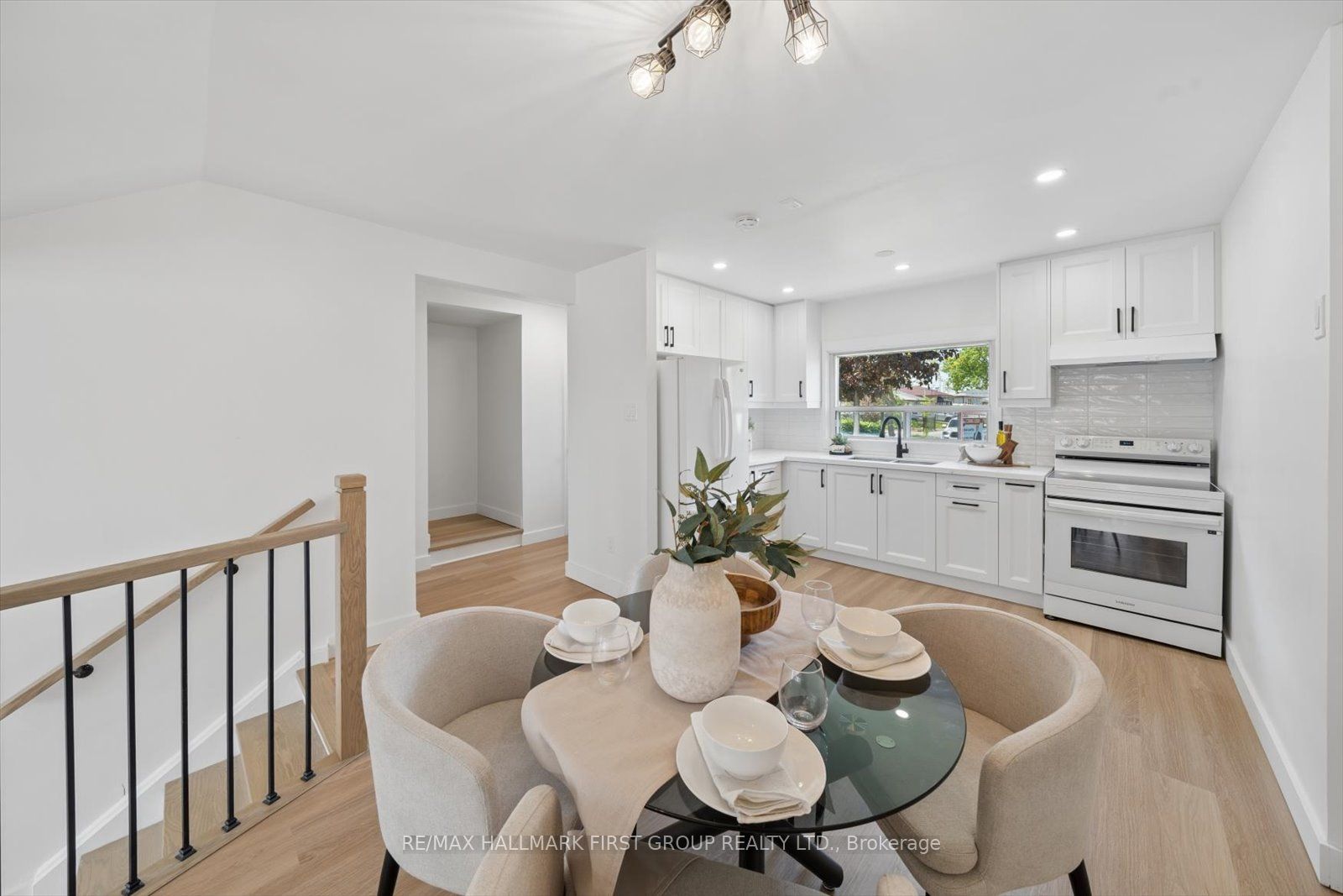 30 Venetian Crescent 128 Property Photo 8