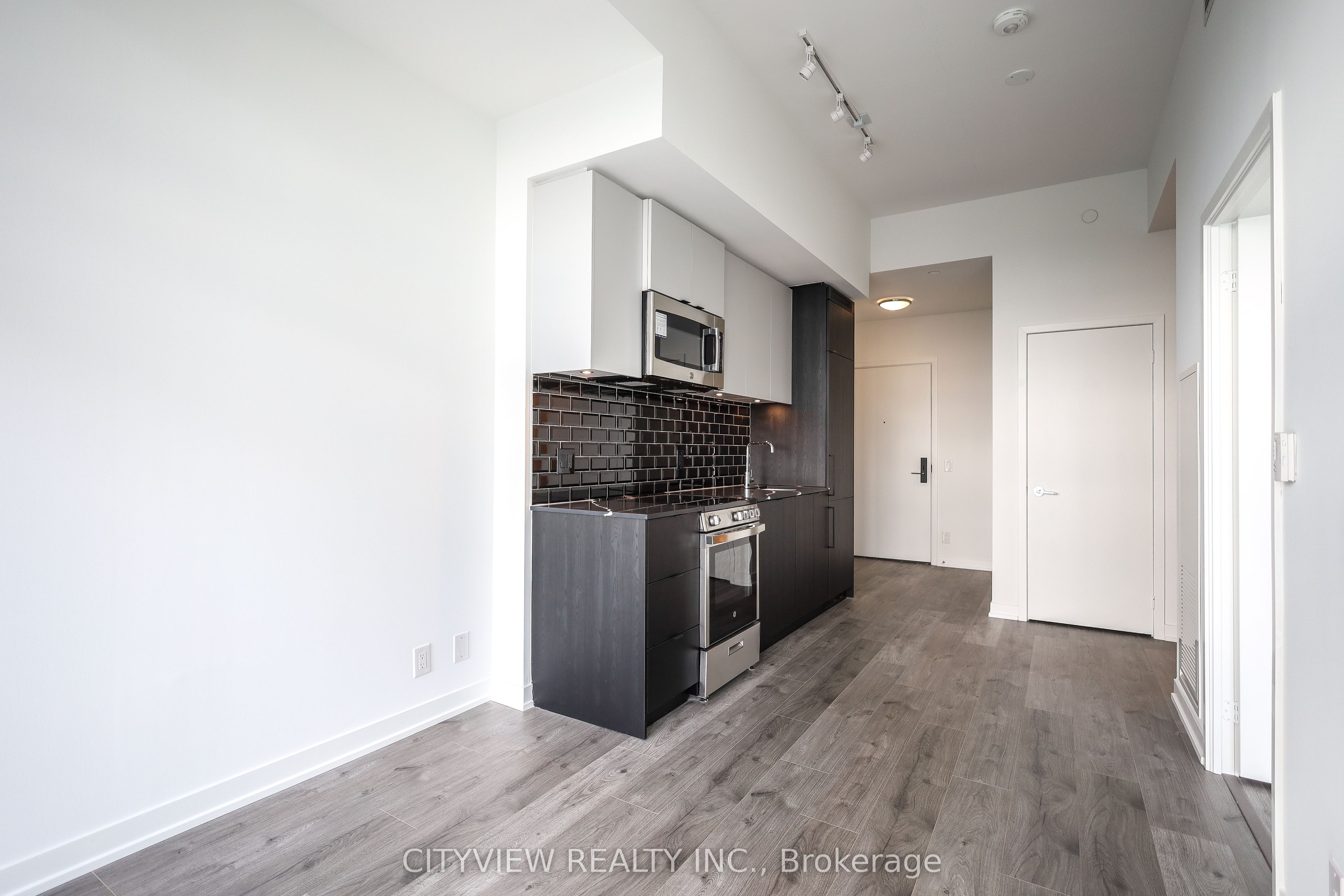 285 Dufferin Street 1121 Property Photo 6