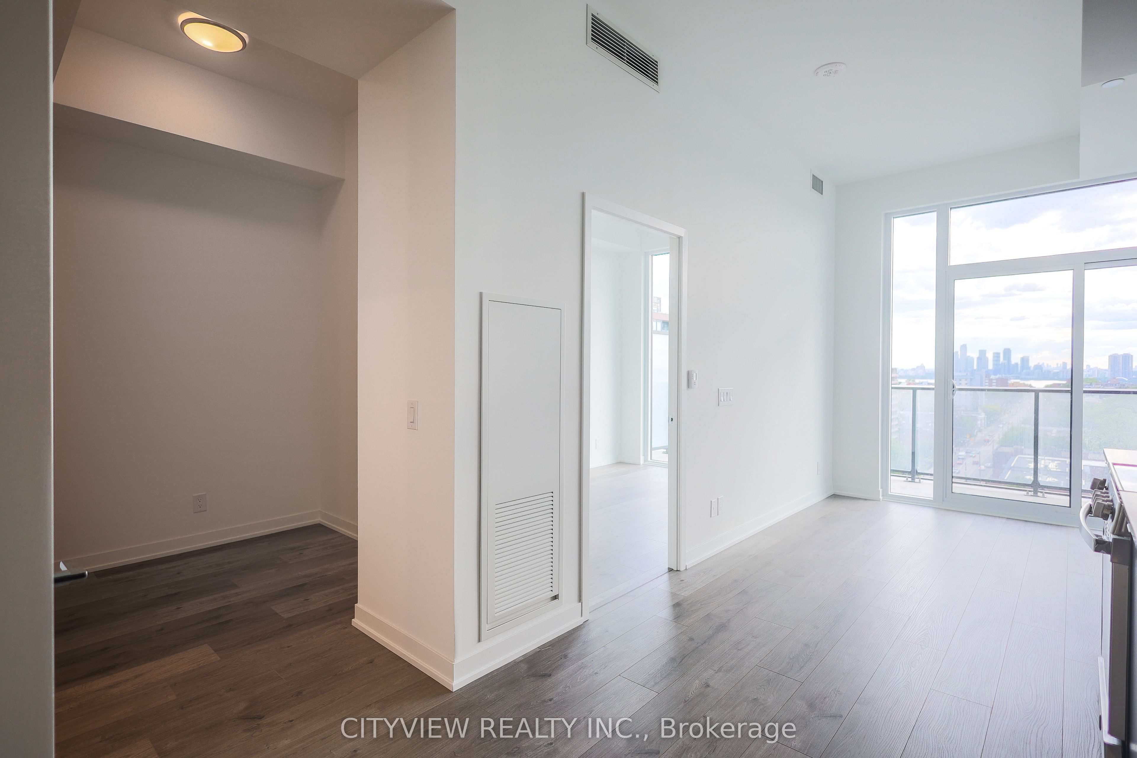 285 Dufferin Street 1121 Property Photo 10