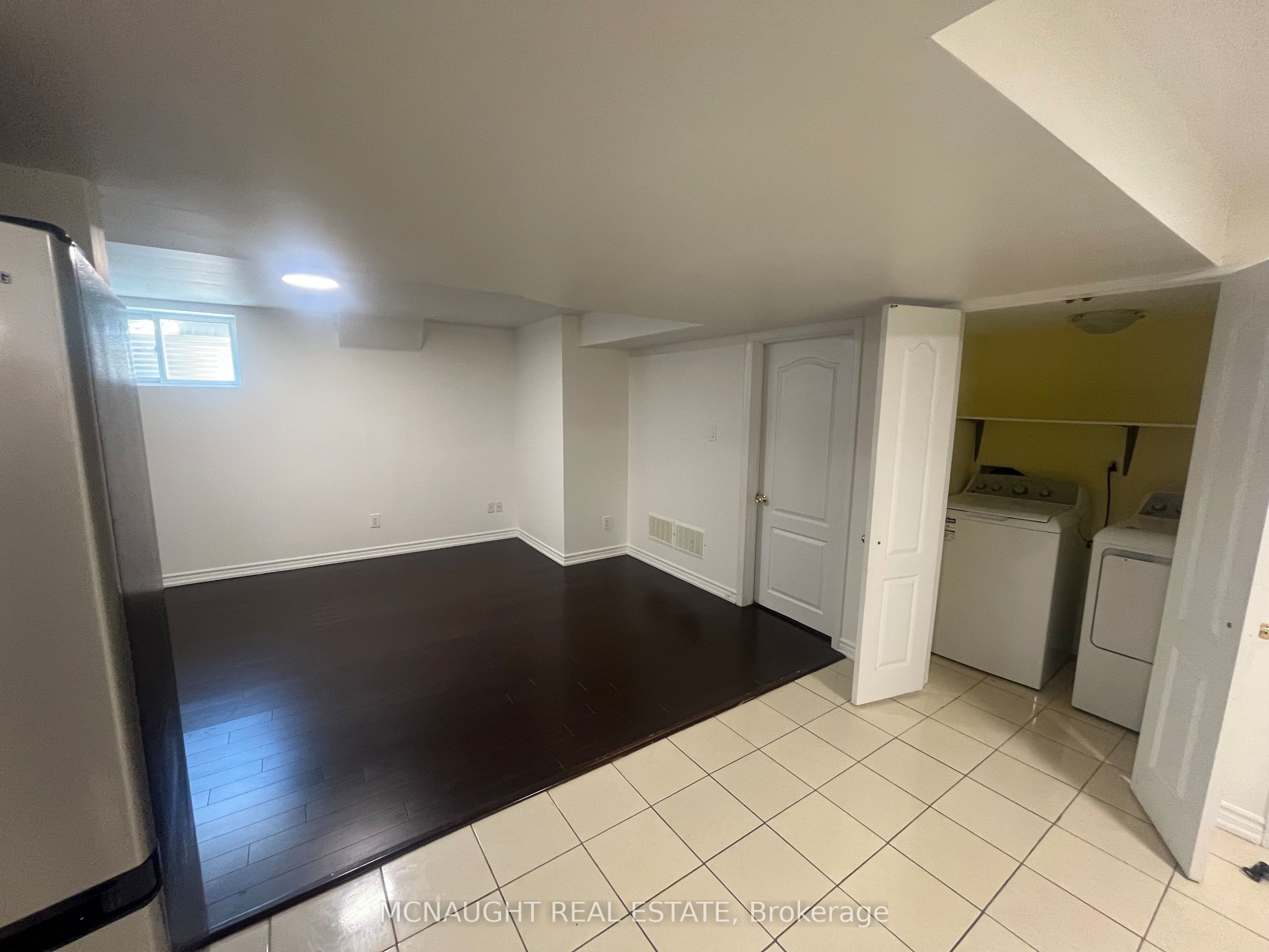 117 Crown Victoria Drive Property Photo 31