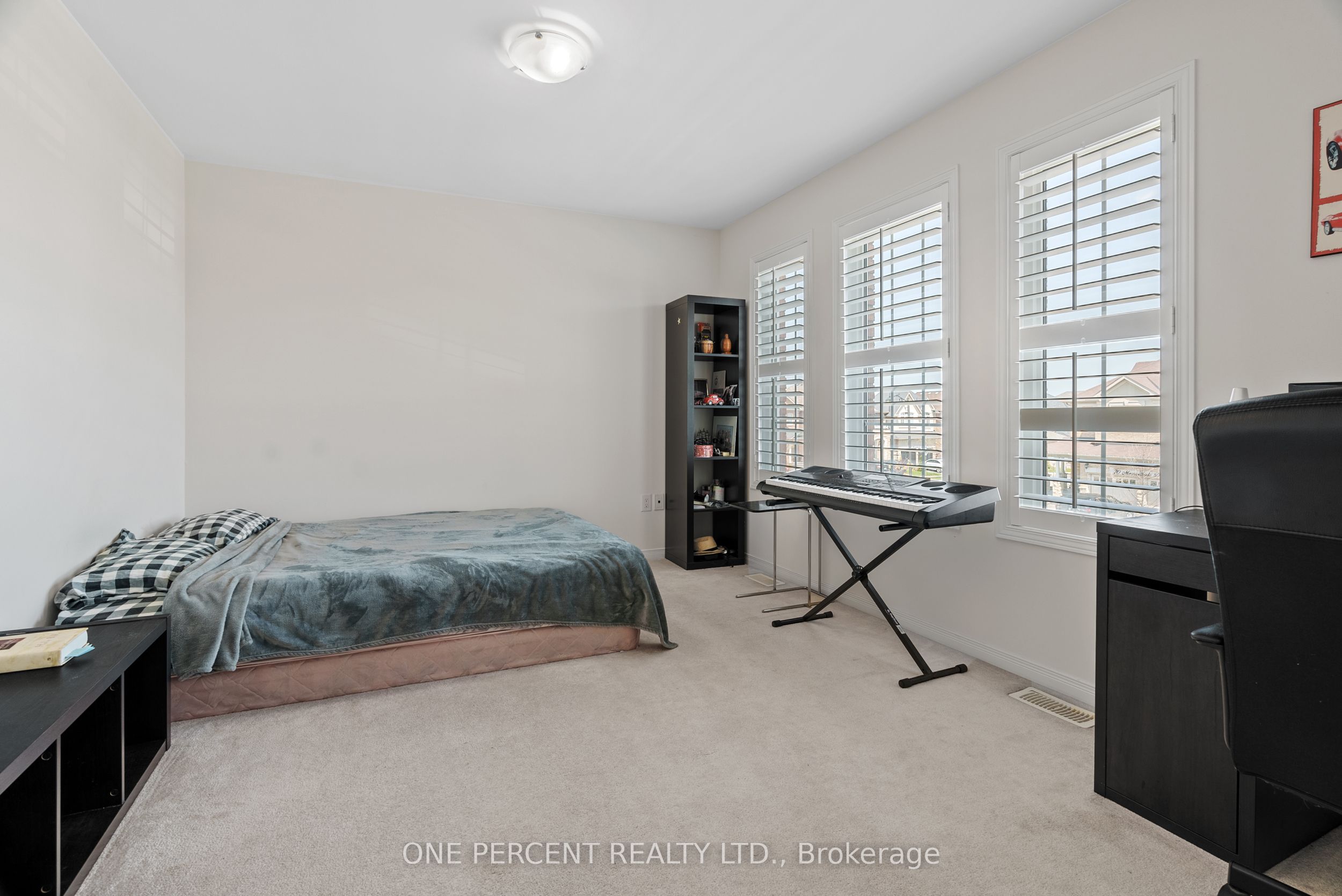 6 Duffel Crescent Property Photo 16