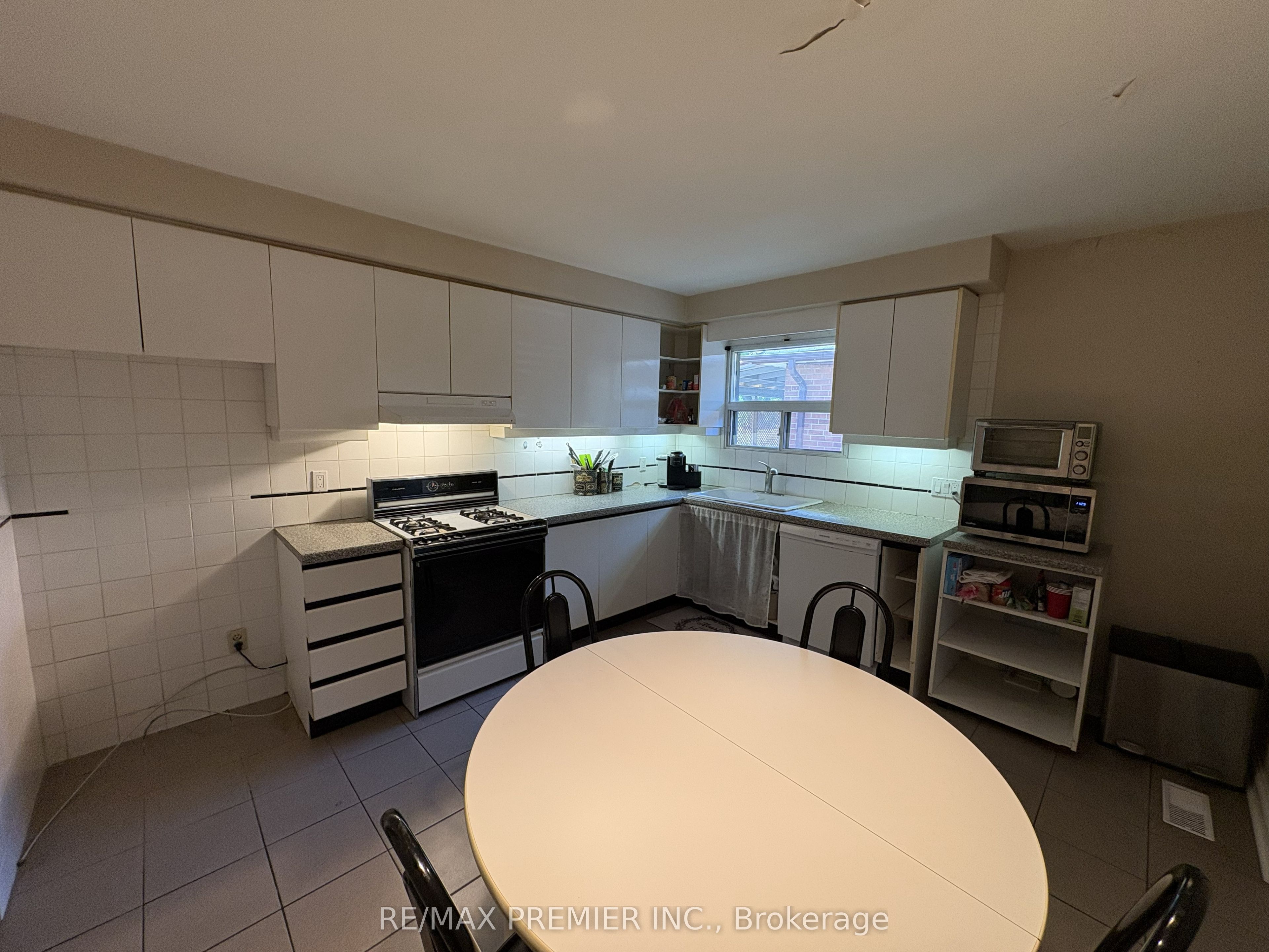 2979 Weston Road Property Photo 11