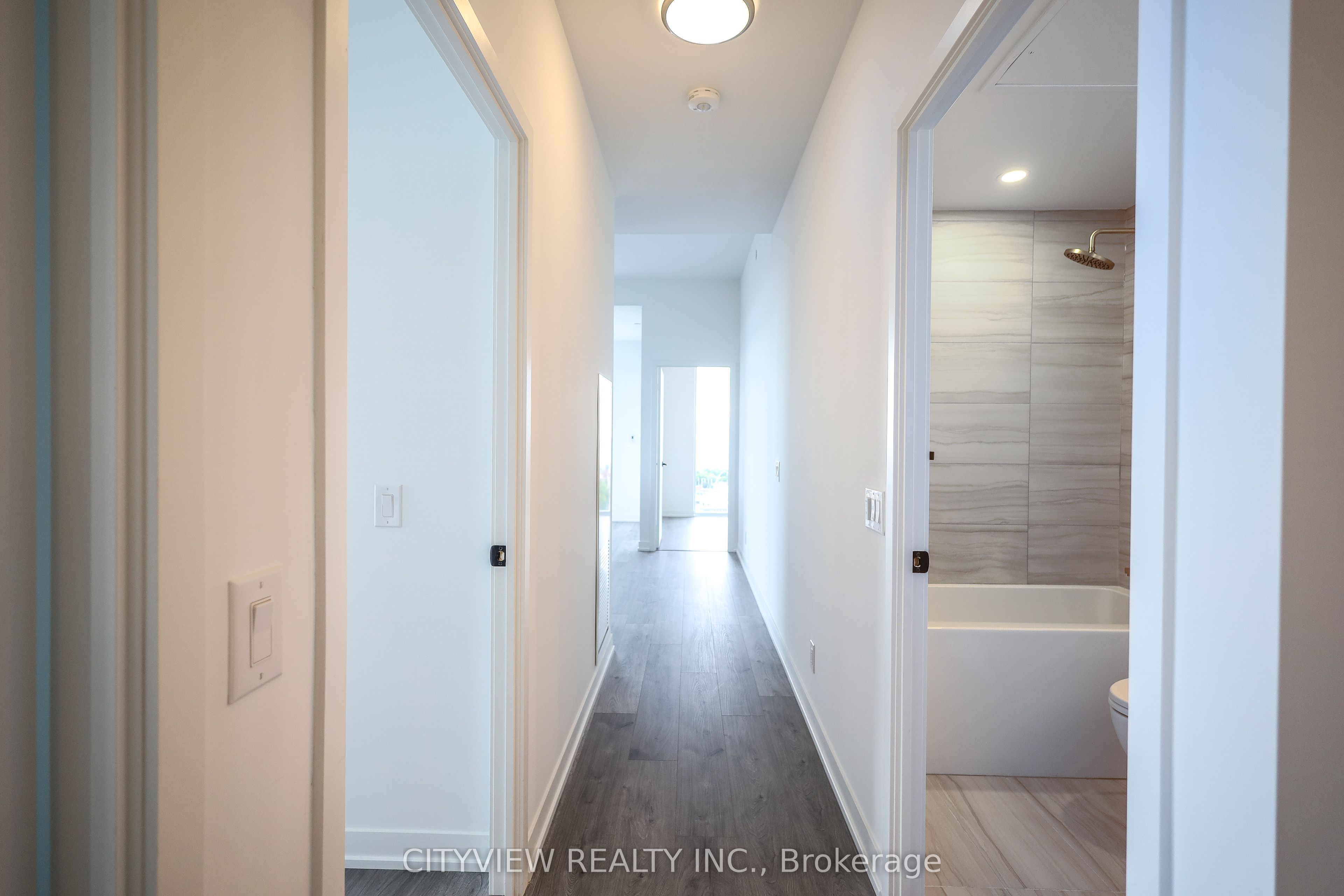 285 Dufferin Street 1402 Property Photo 4