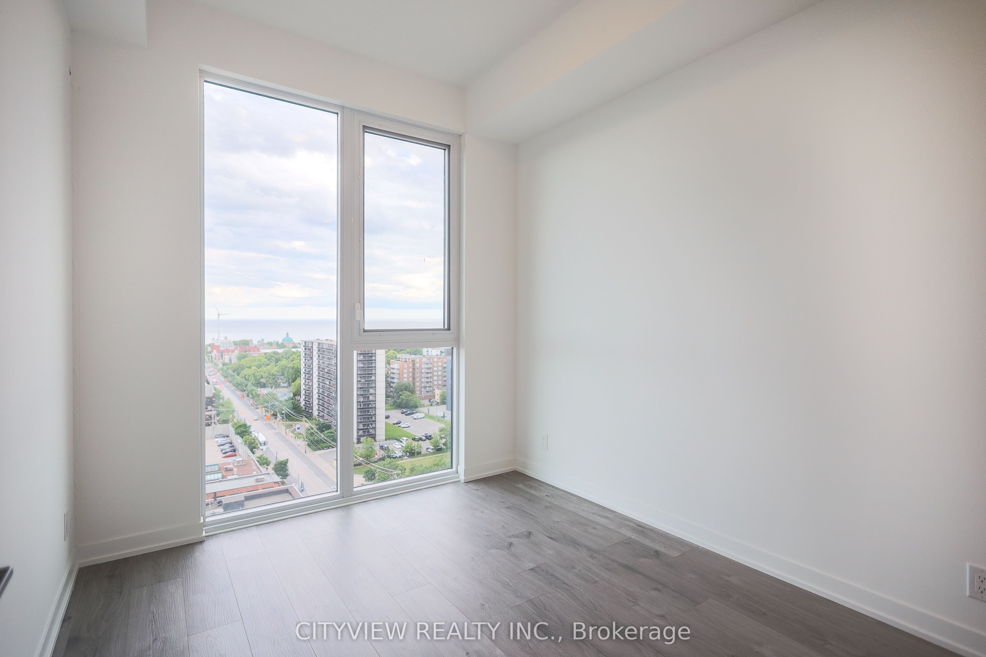 285 Dufferin Street 1402 Property Photo 14