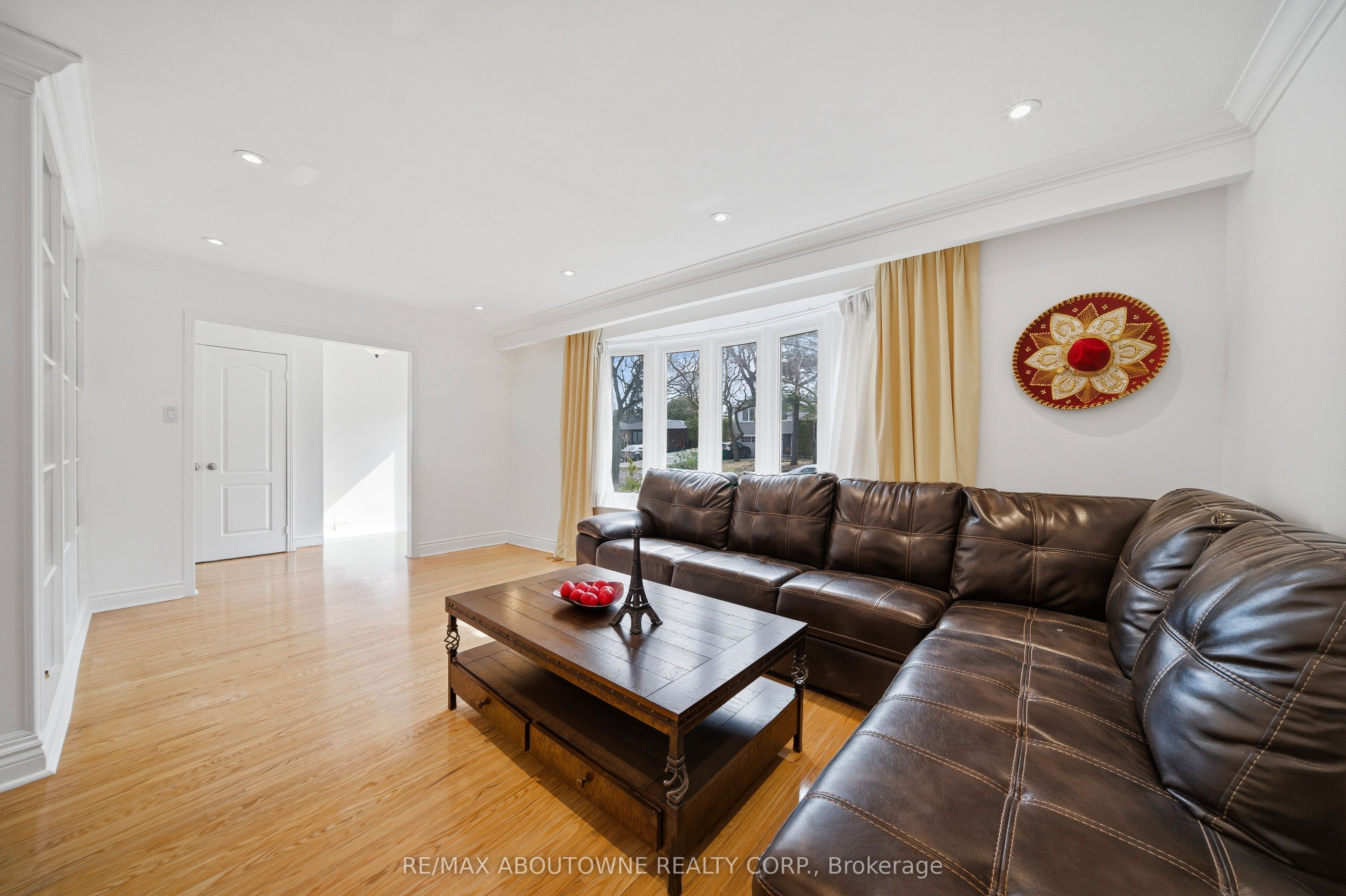 481 Anthony Drive Property Photo 5