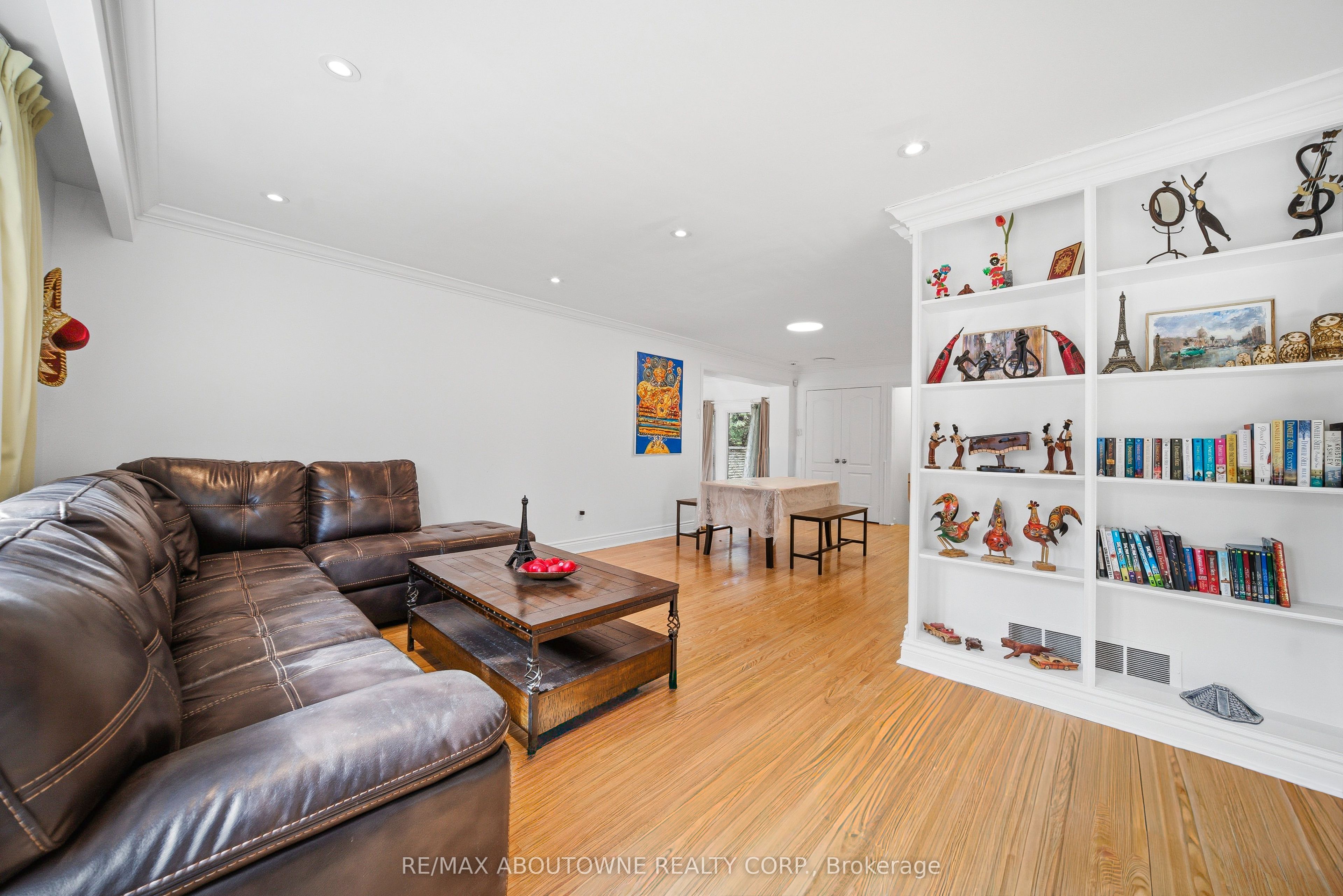 481 Anthony Drive Property Photo 6