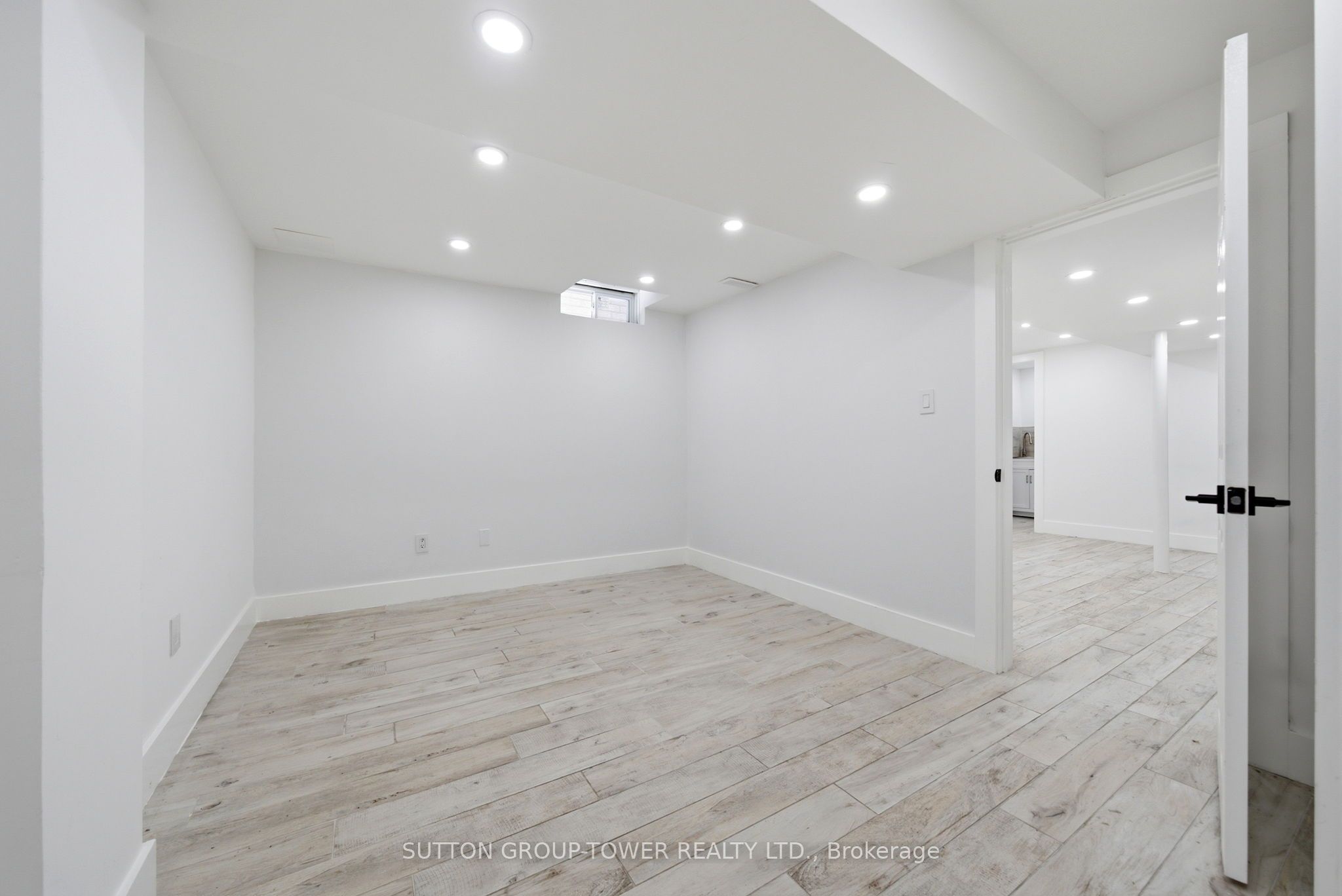 5035 Moulin Rouge Crescent Property Photo 31