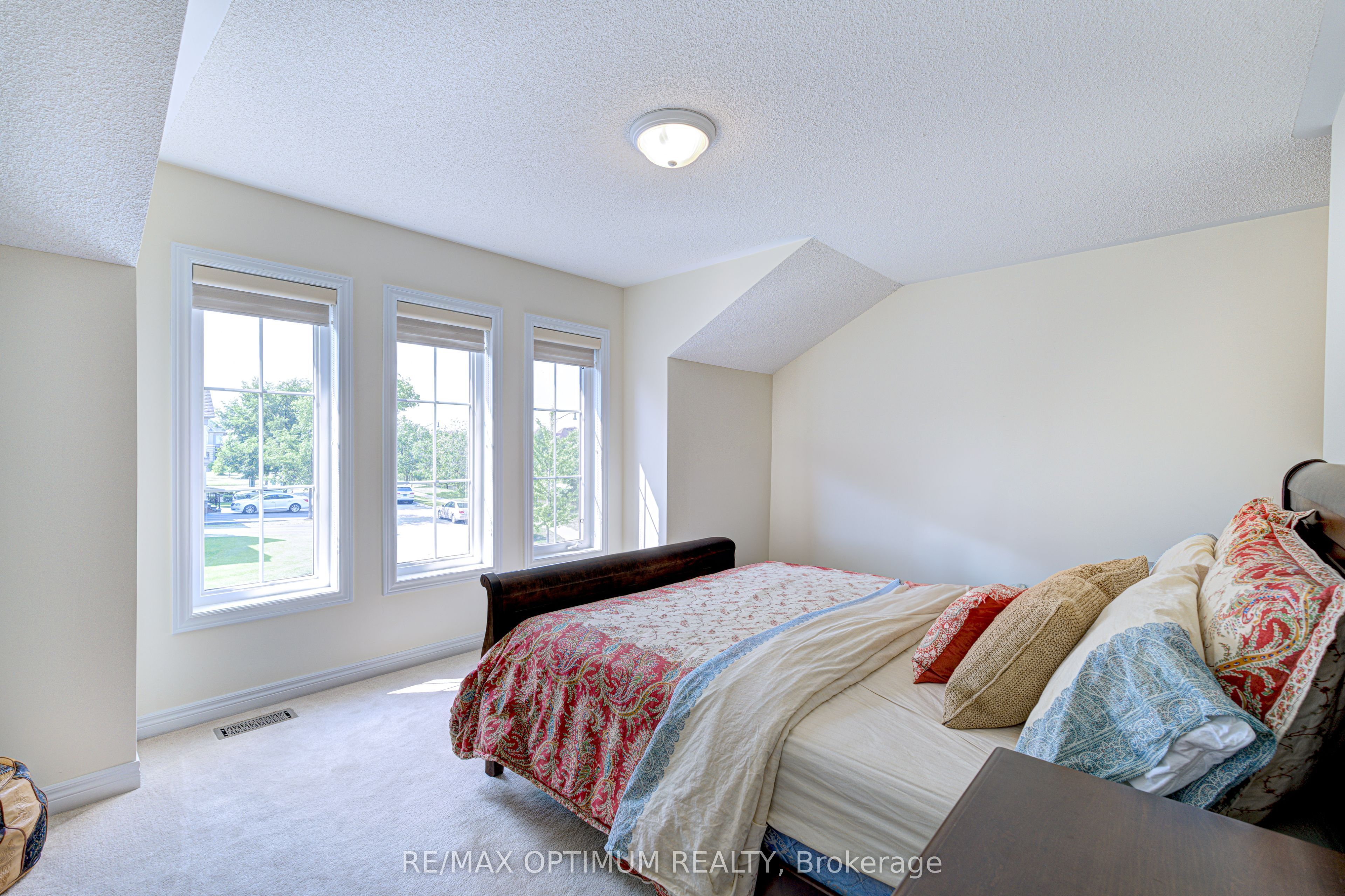 60 Impulse Circle Property Photo 28