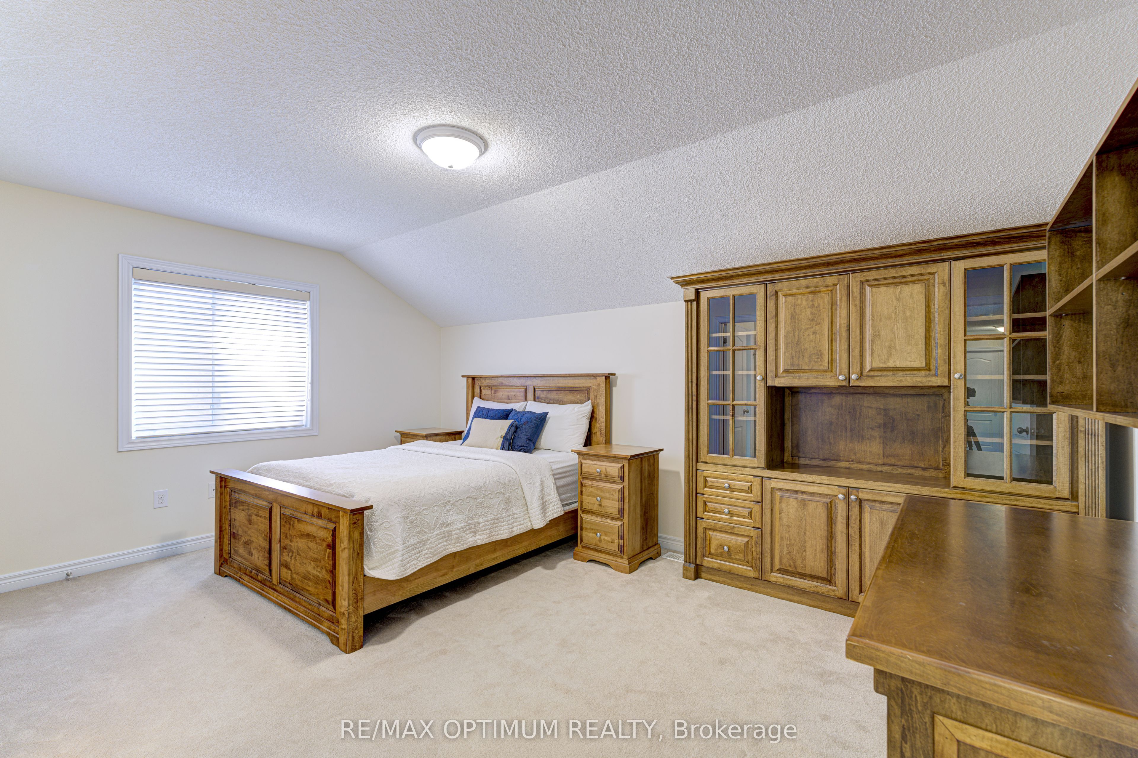 60 Impulse Circle Property Photo 35