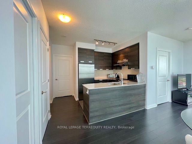 5033 Four Springs Avenue 1219 Property Photo 6