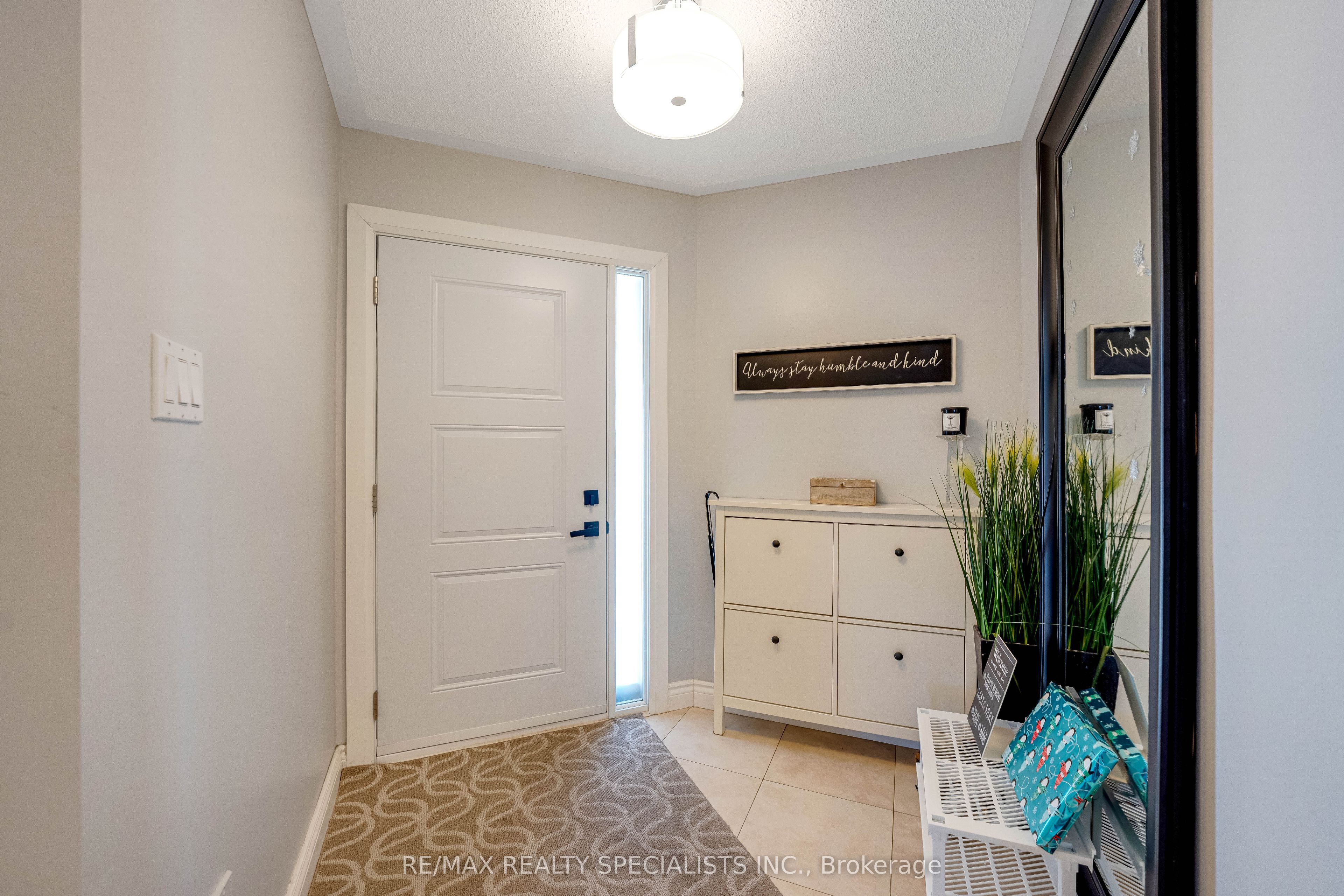 7 Banington Crescent Property Photo 2