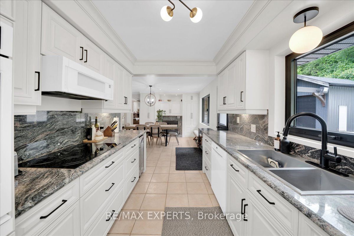 525 King Street E Property Photo 13