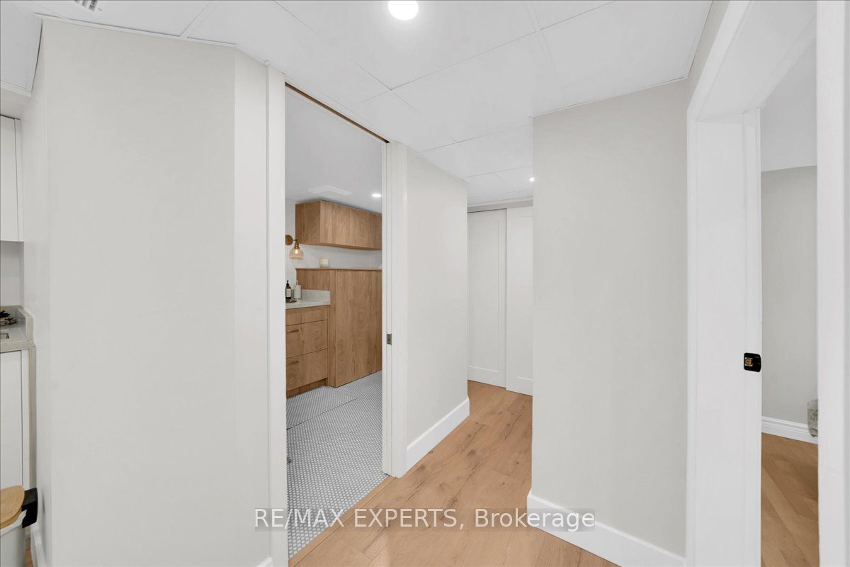 525 King Street E Property Photo 23