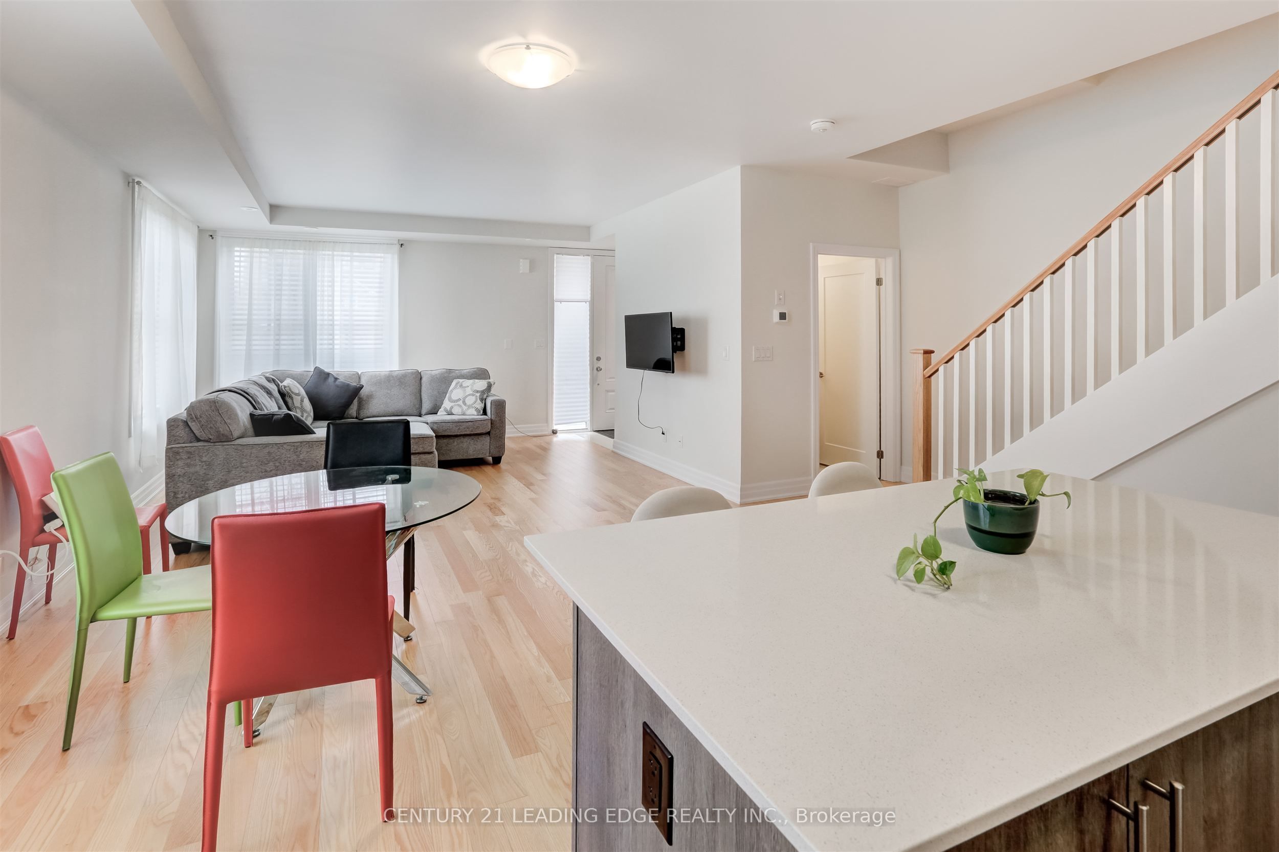 1180 Cawthra Road 106 Property Photo 1