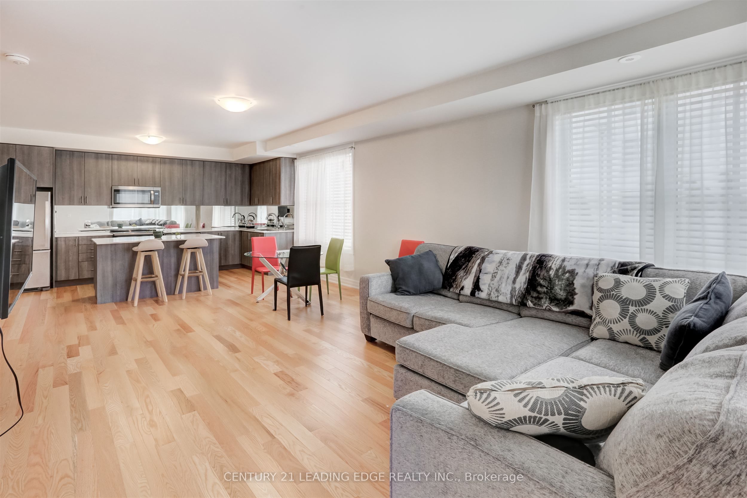 1180 Cawthra Road 106 Property Photo 2