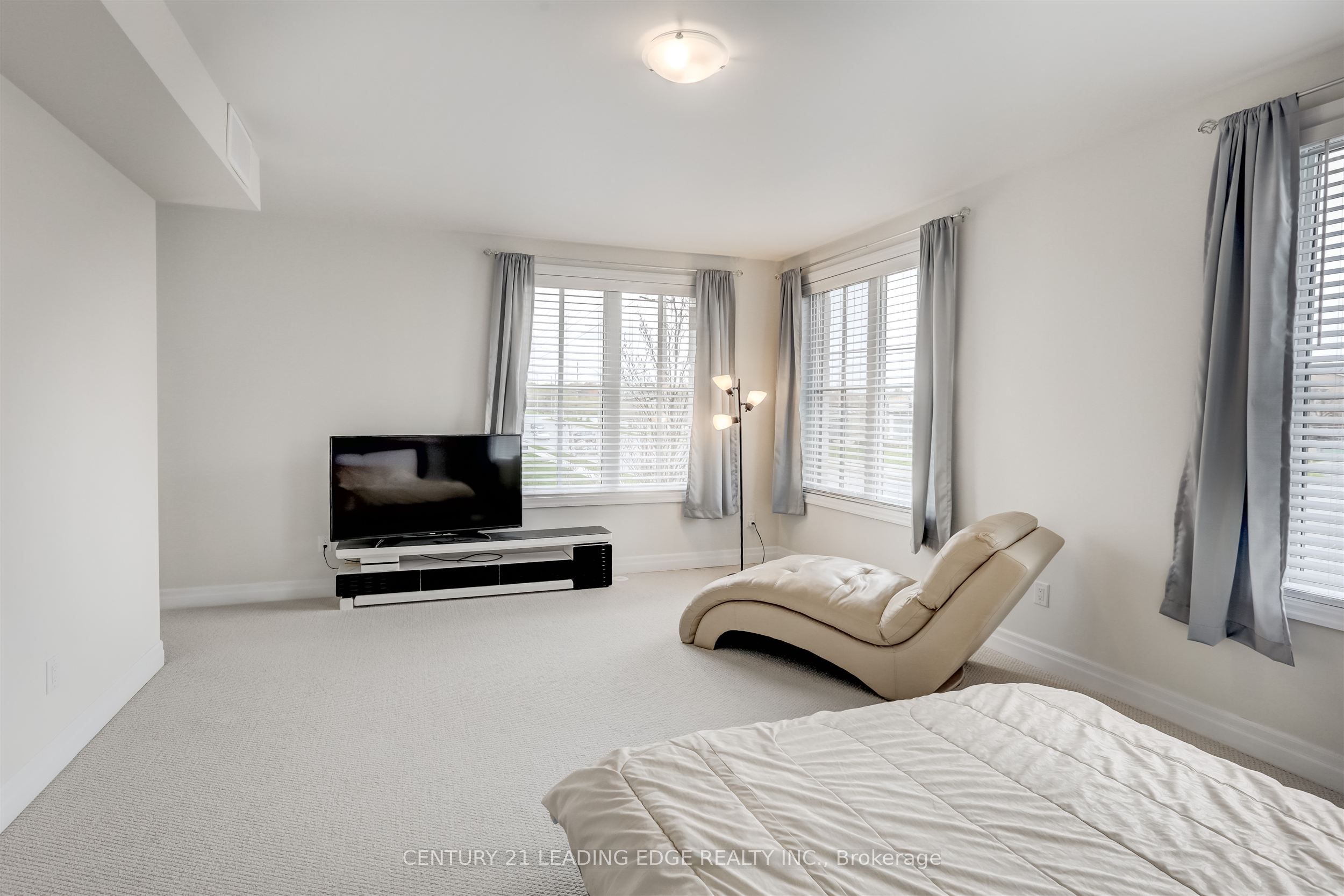 1180 Cawthra Road 106 Property Photo 12